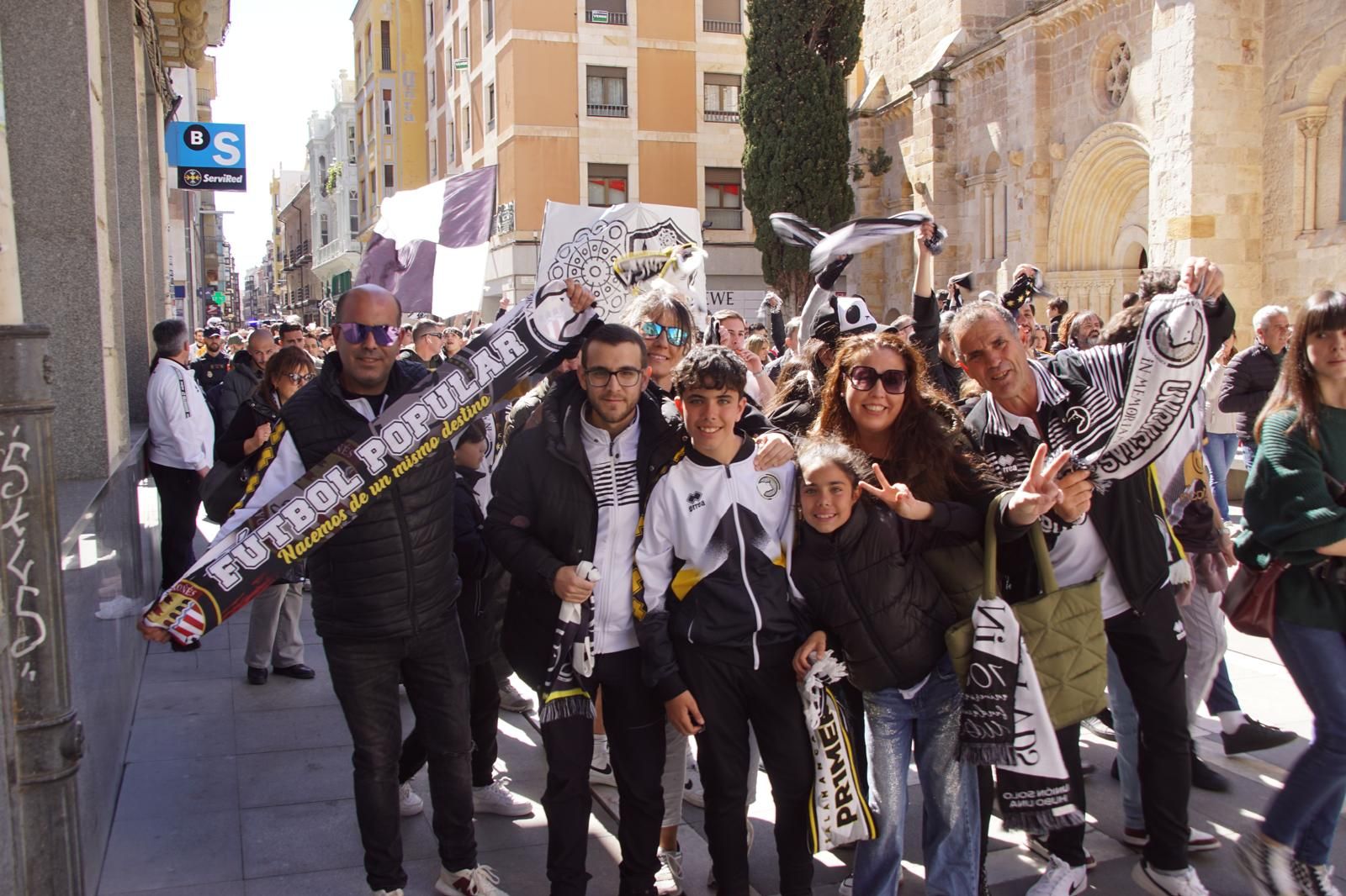 los-aficionados-de-unionistas-toman-las-calles-de-zamora-con-un-doble-corteo-4