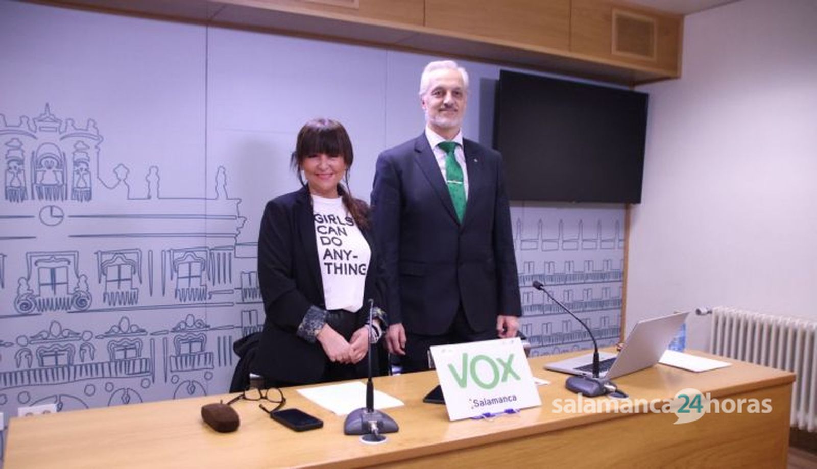 Rueda de prensa de Pérez de la Sota y Maria Carpio Rueda de prensa de Pérez de la Sota y Maria Carpio