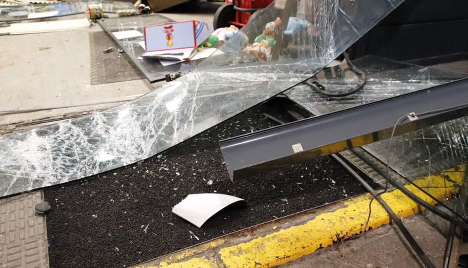 Alunizaje gasolinera Saavedra y Fajardo (4)