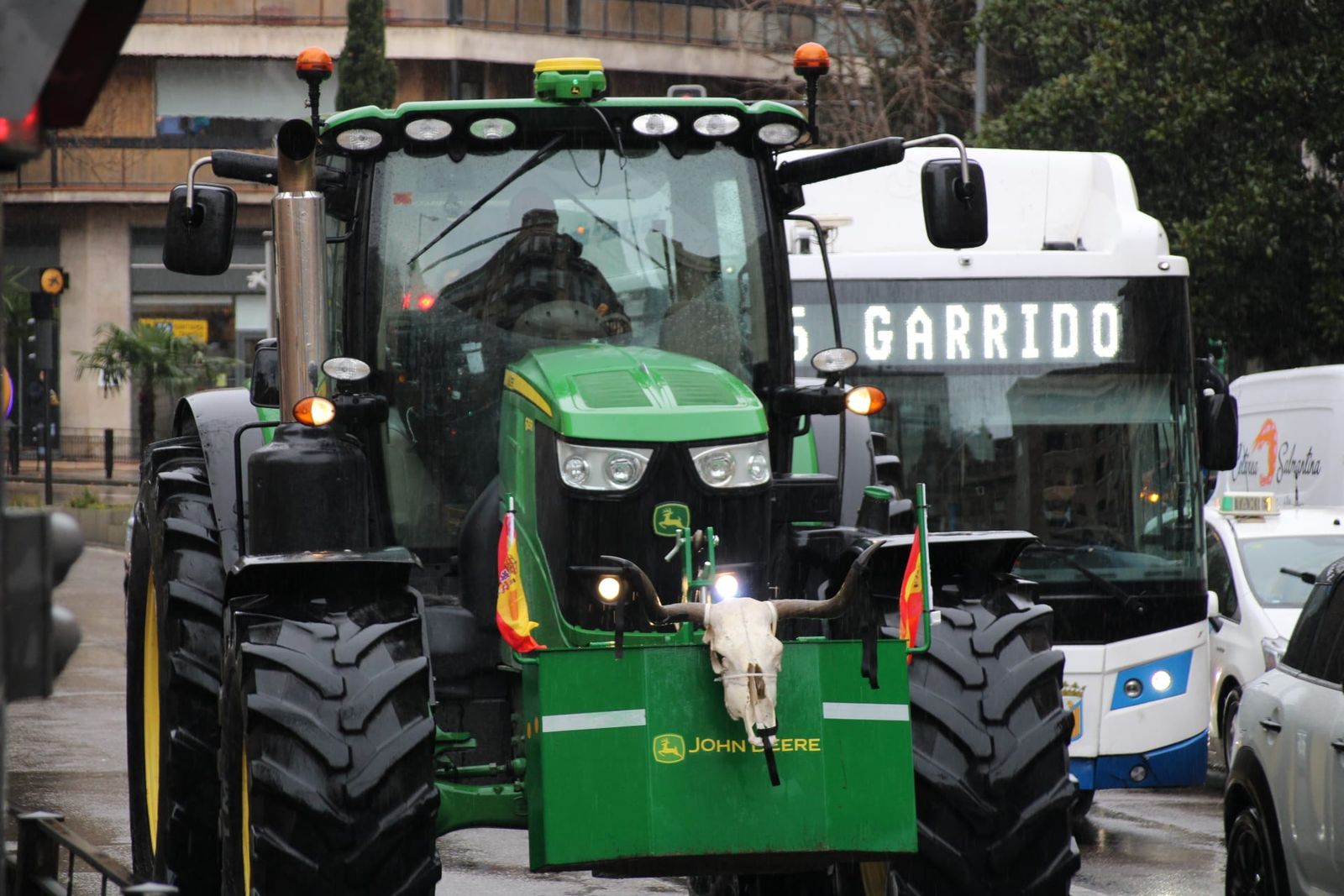 En imágenes la marcha con tractores y vehículos de campo en Salamanca en protesta contra Mercosur