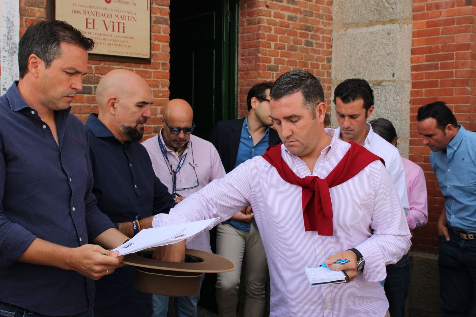 Sorteo de la corrida de Vellosino para Damián Castaño, Diego San Román e Ismael Martín en La Glorieta