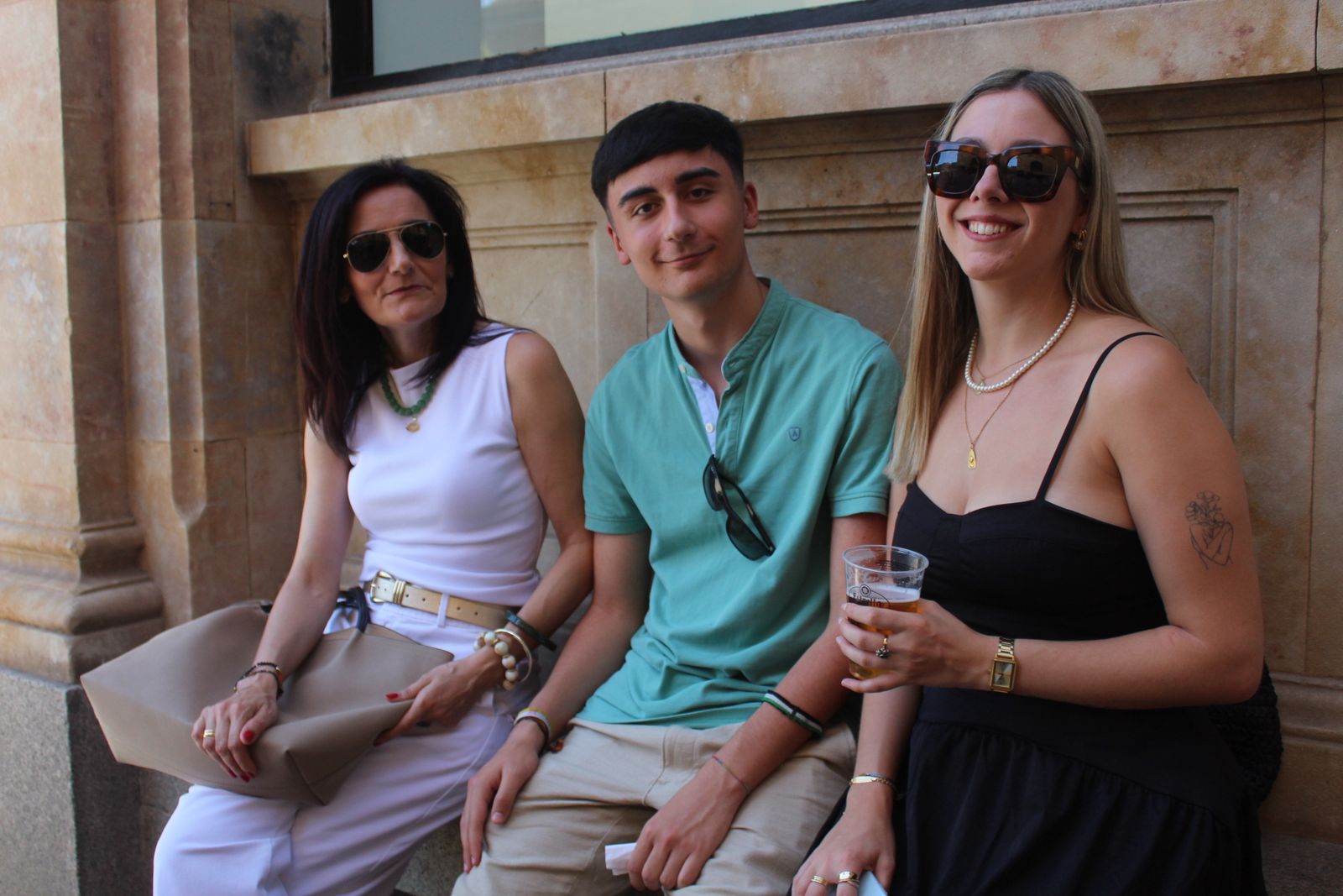 Ambiente en la Feria de Día en el mediodía de este