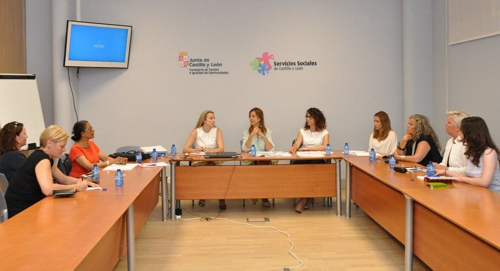 Una delegación de Noruega implicada en la lucha contra la violencia de género conoce el modelo de la Junta