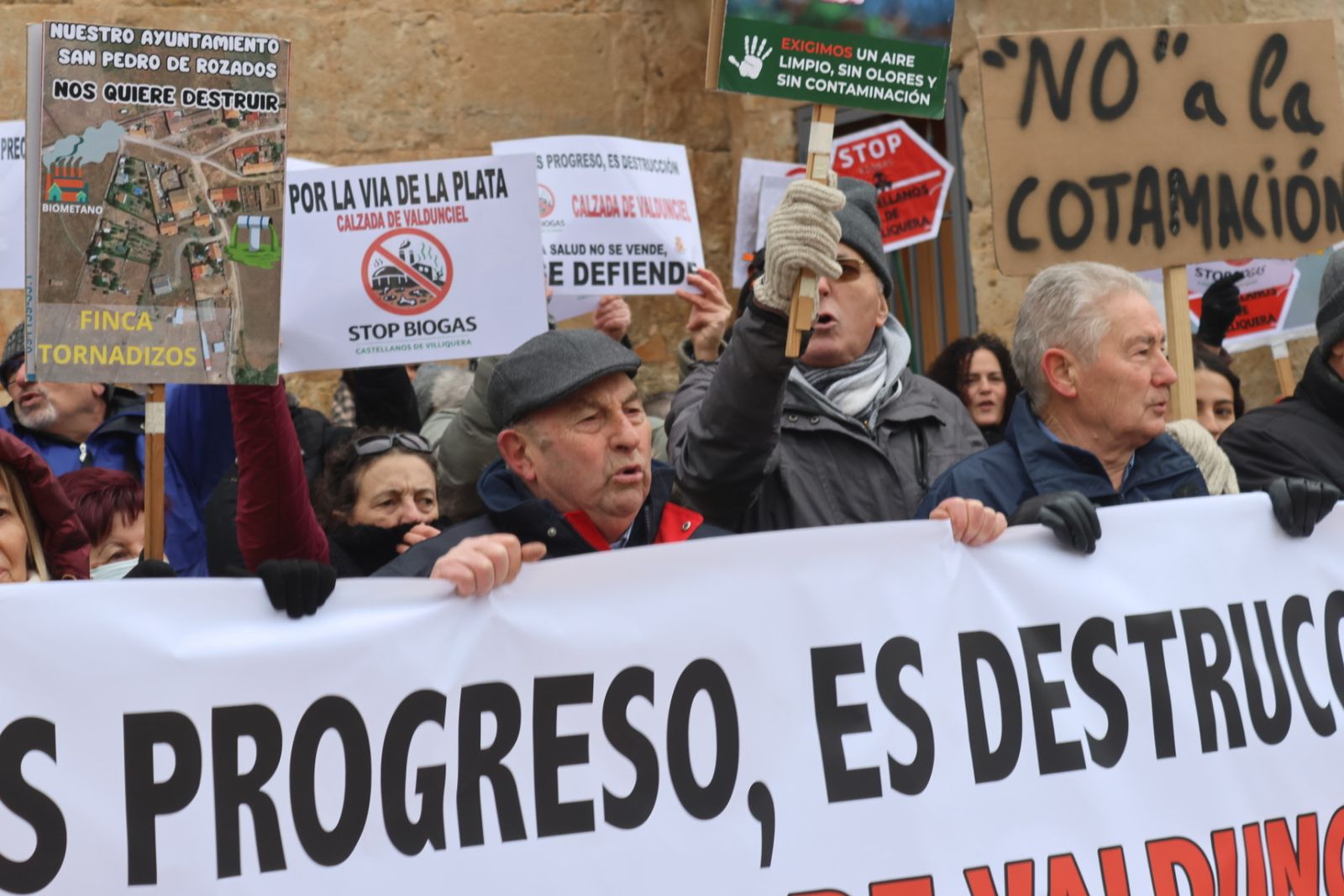 Protesta ciudadana por la planta de biogas en Castellanos de Villiquera