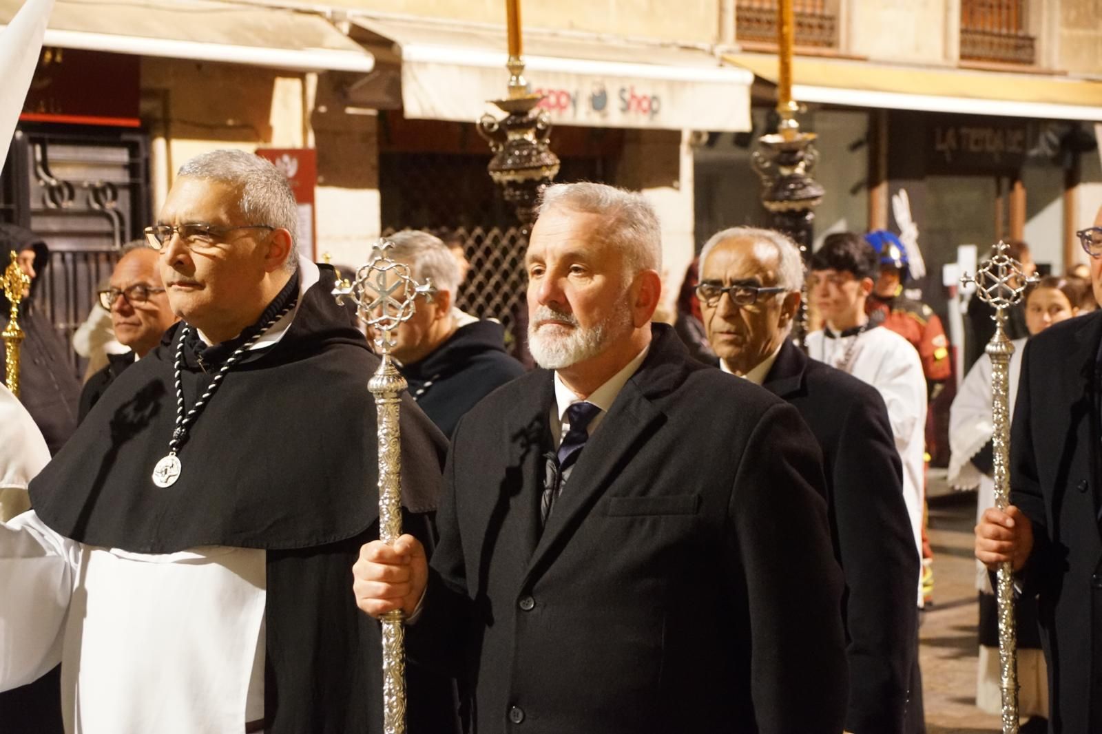 Las imágenes de la emotiva procesión de la Dominicana sin el Cristo de la Buena Muerte