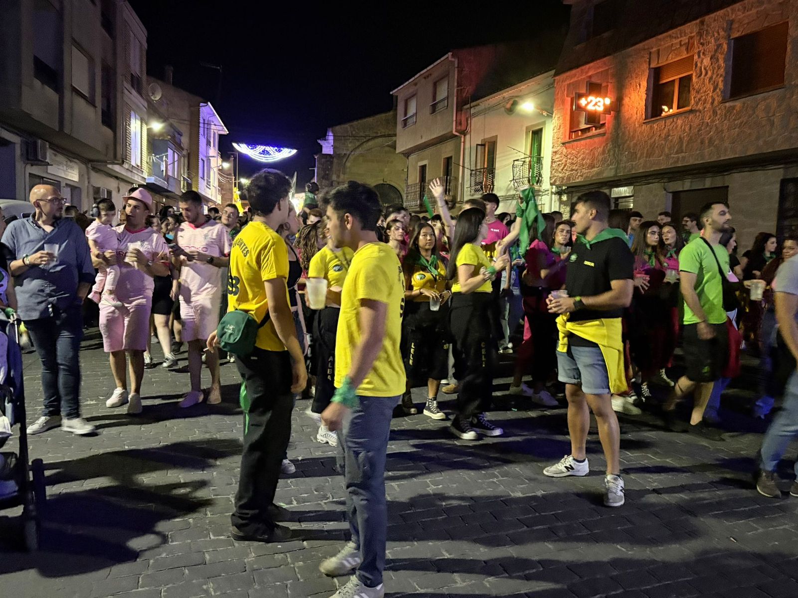 Desfile de peñas de Aldeadávila