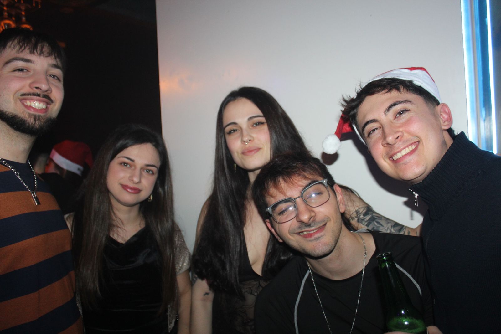 El Fin de Año Universitario continua por los bares de la capital del Tormes tras las doce campanadas