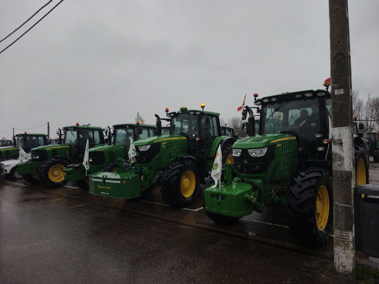 En imágenes la marcha con tractores y vehículos de campo en Salamanca en protesta contra Mercosur