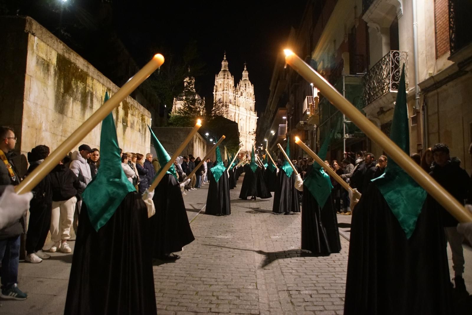 Las imágenes de la emotiva procesión de la Dominicana sin el Cristo de la Buena Muerte