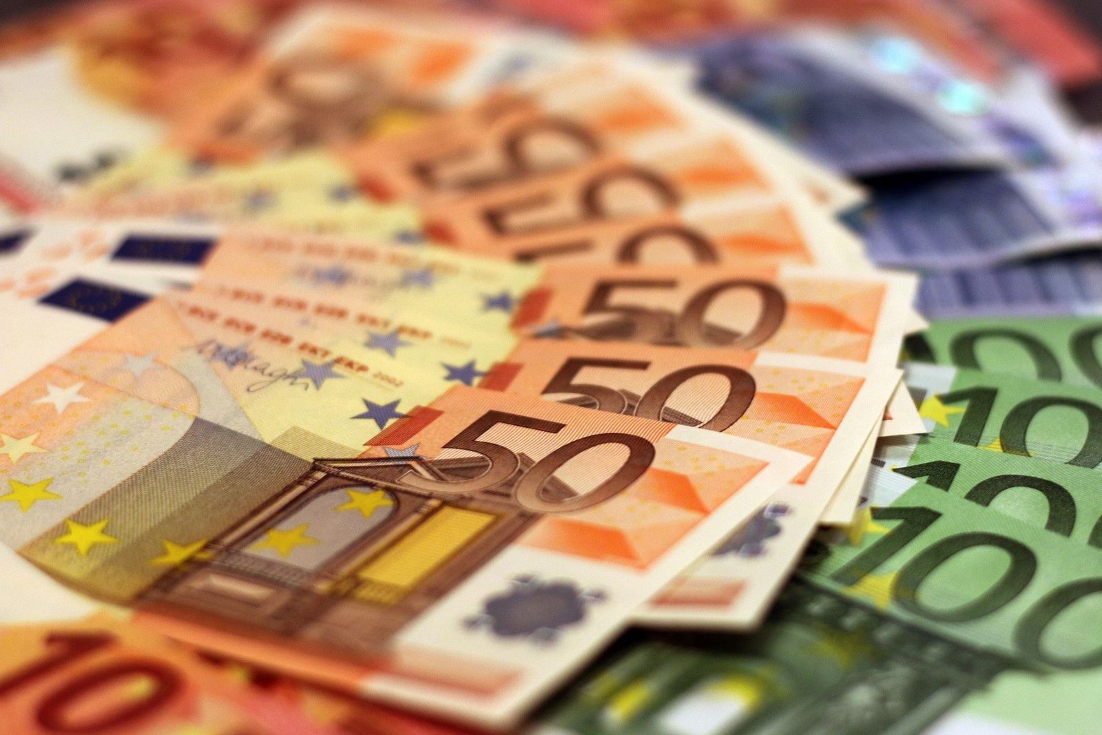 Euros billets de banque 1456099763Qt9