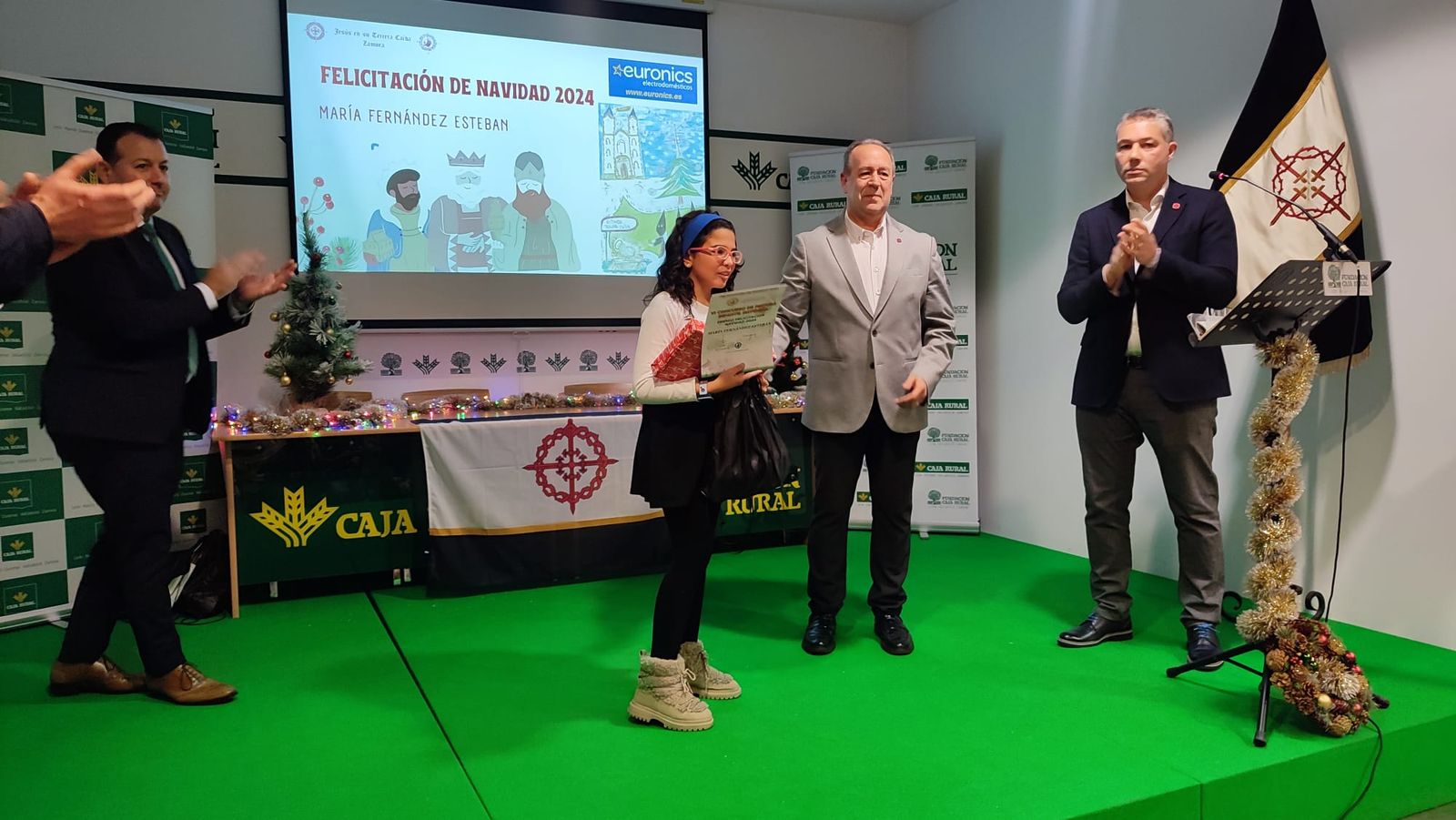 Entrega de premios del concurso de pintura infantil de Navidad de la Tercera Caída