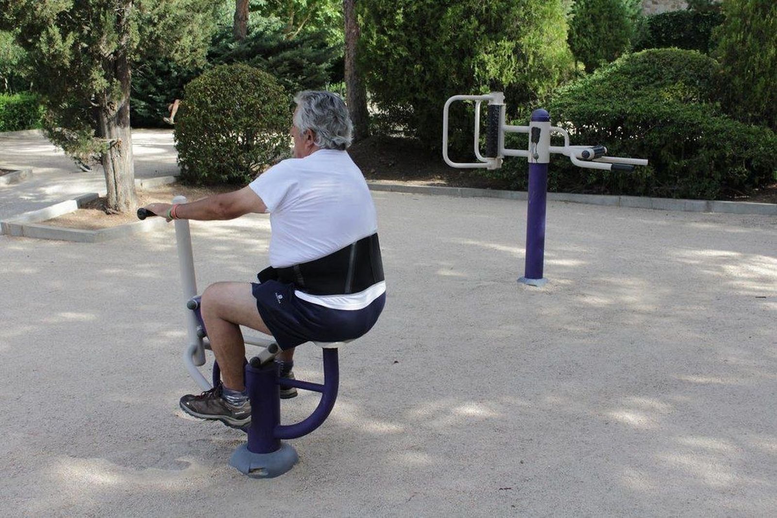 El Ayuntamiento fomenta el ejercicio físico en los parques biosaludables