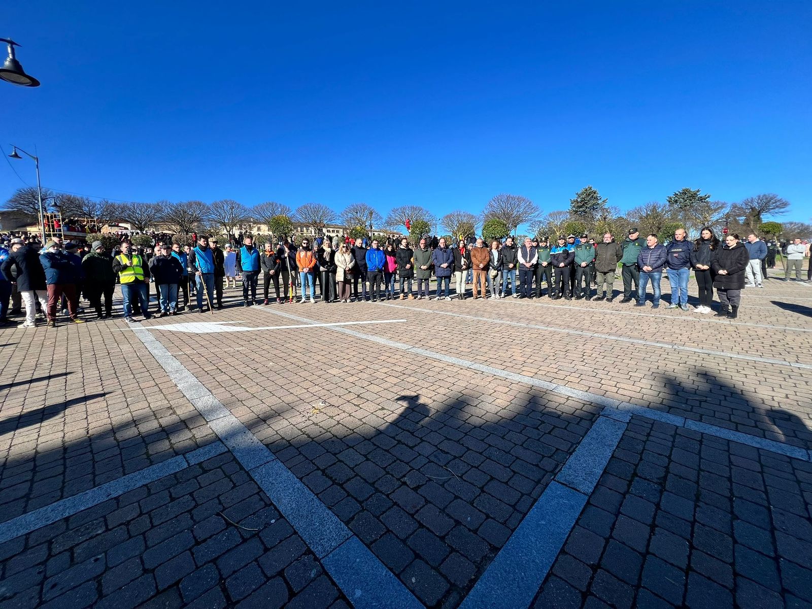 Ciudad Rodrigo guarda un minuto de silencio en memoria del varón fallecido este viernes en la capea nocturna