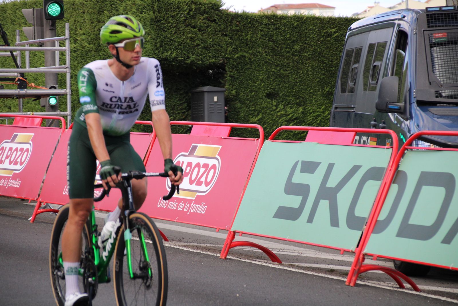 La Vuelta llega a Guijuelo y Philipsen se lleva el esprint