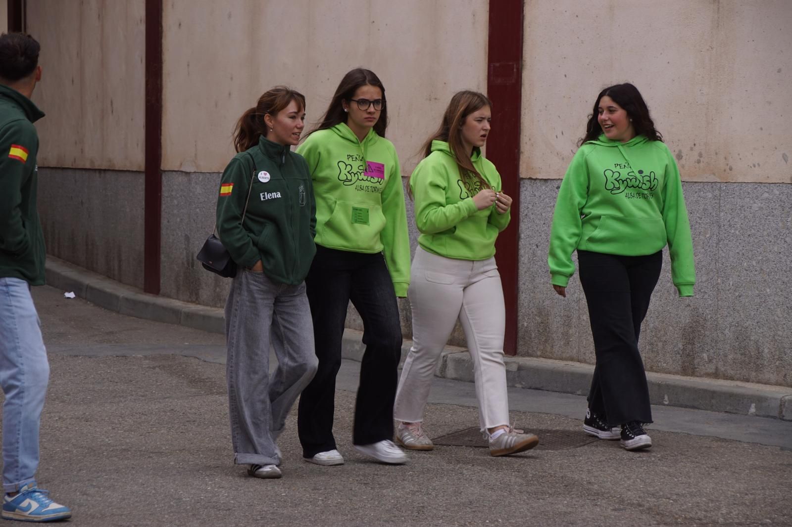Alba de Tormes celebra un encierro, capea y encierro de minibueyes