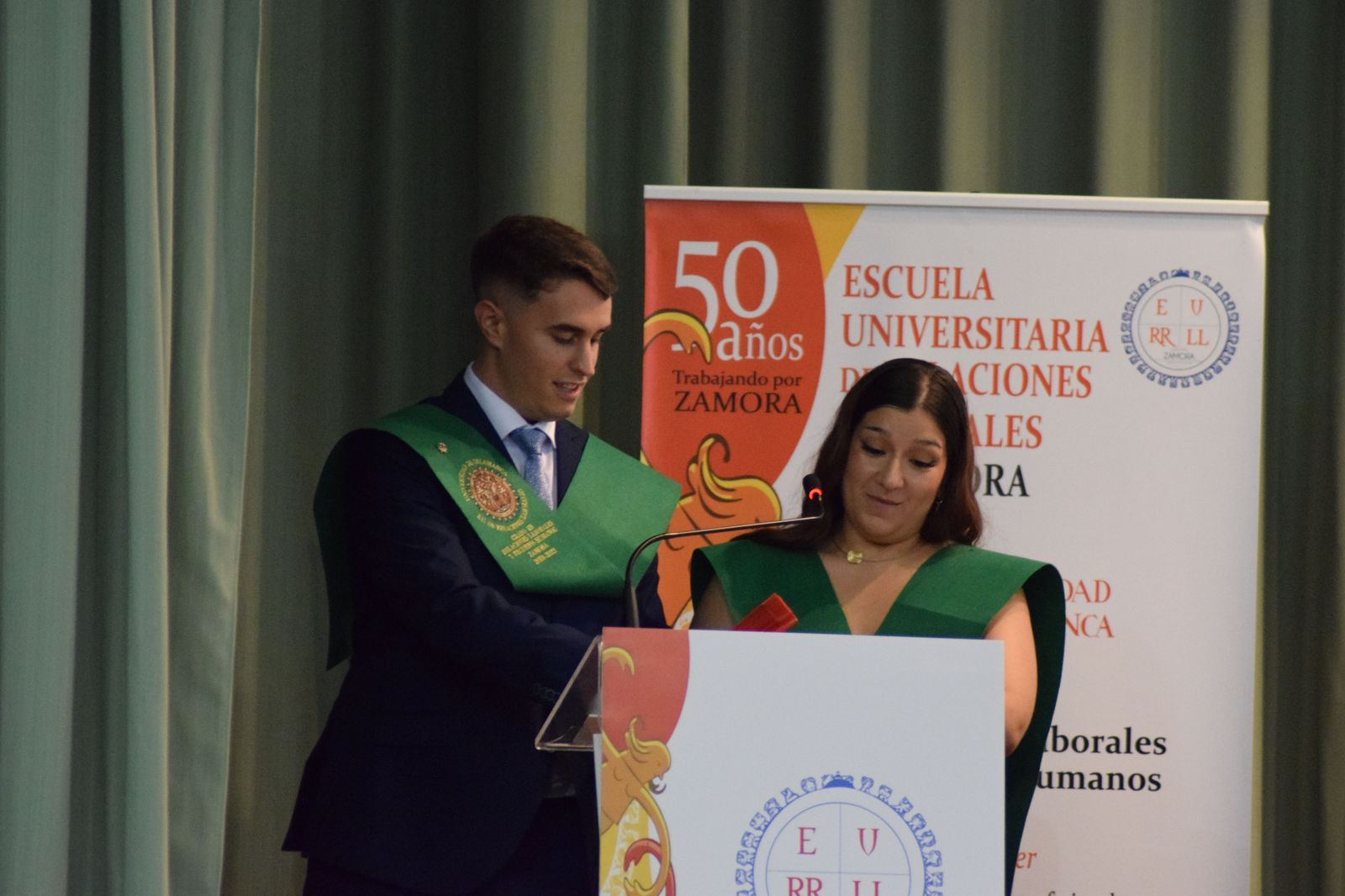 Graduación de alumnos de la Escuela Universitaria de Relaciones Laborales   (37)