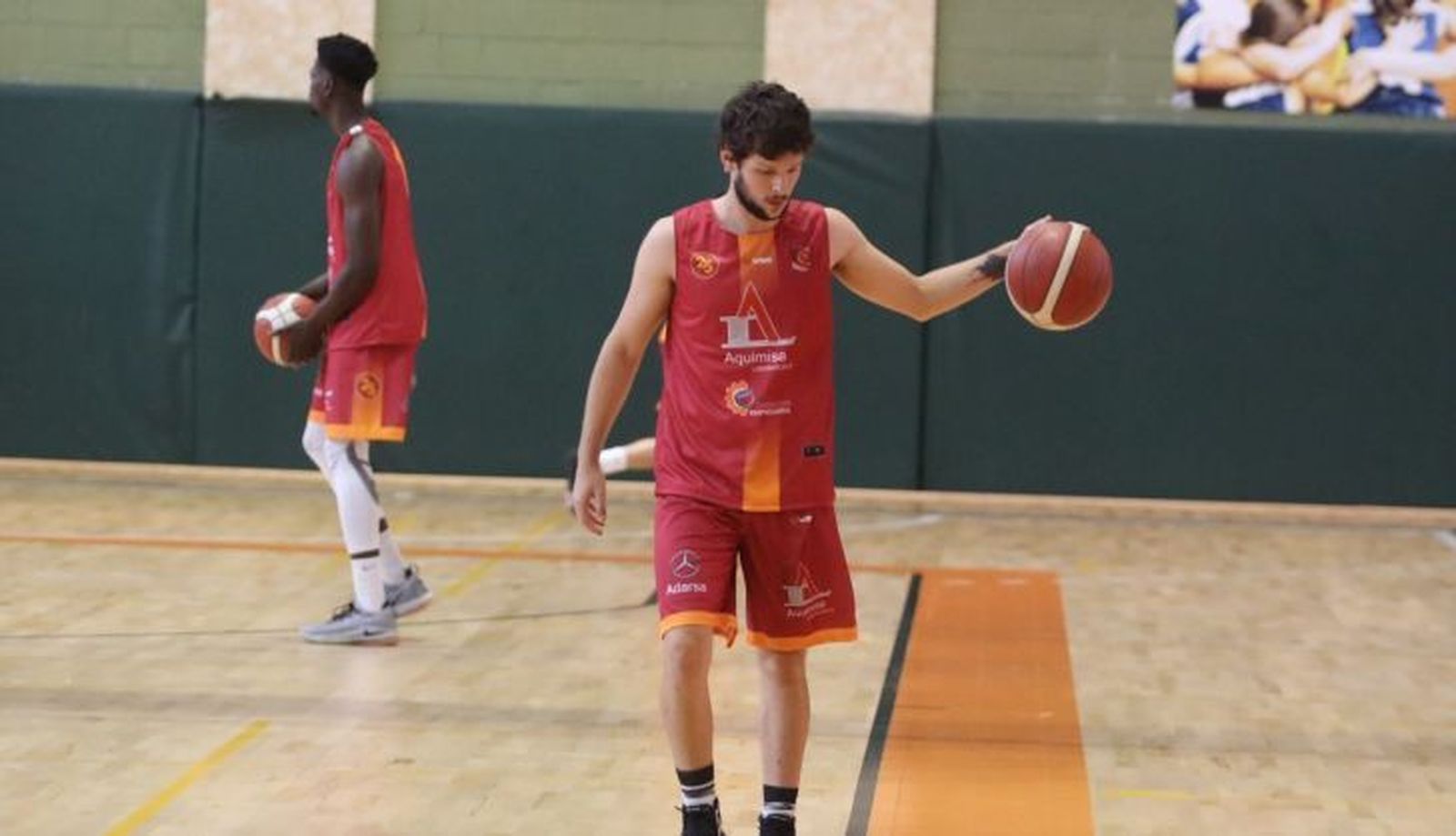 Ángel Carcaño, en una sesión de entrenamiento del CD Carbajosa Basket / FOTO SALAMANCA24HORAS.COM