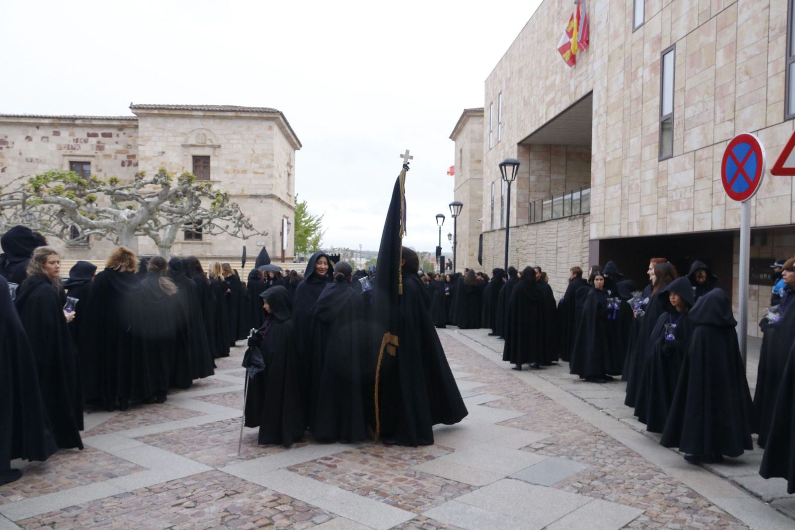 suspension-de-la-procesion-de-la-virgen-de-la-soledad-20