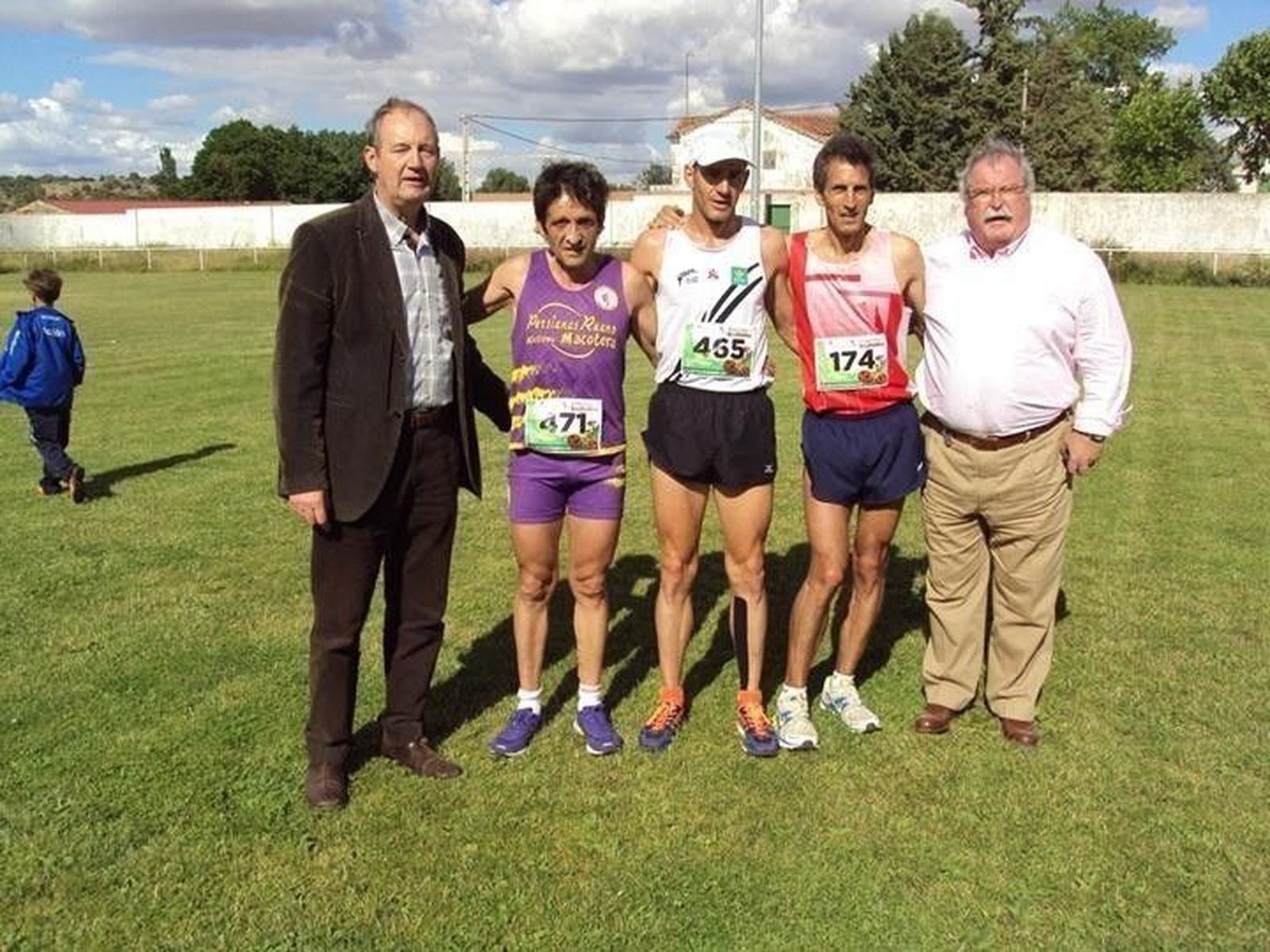 Pablo Rodríguez e Isabel Almaraz ganan la III Legua Castellana de Ledesma Pablo Rodríguez e Isabel Almaraz ganan la III Legua Castellana de Ledesma