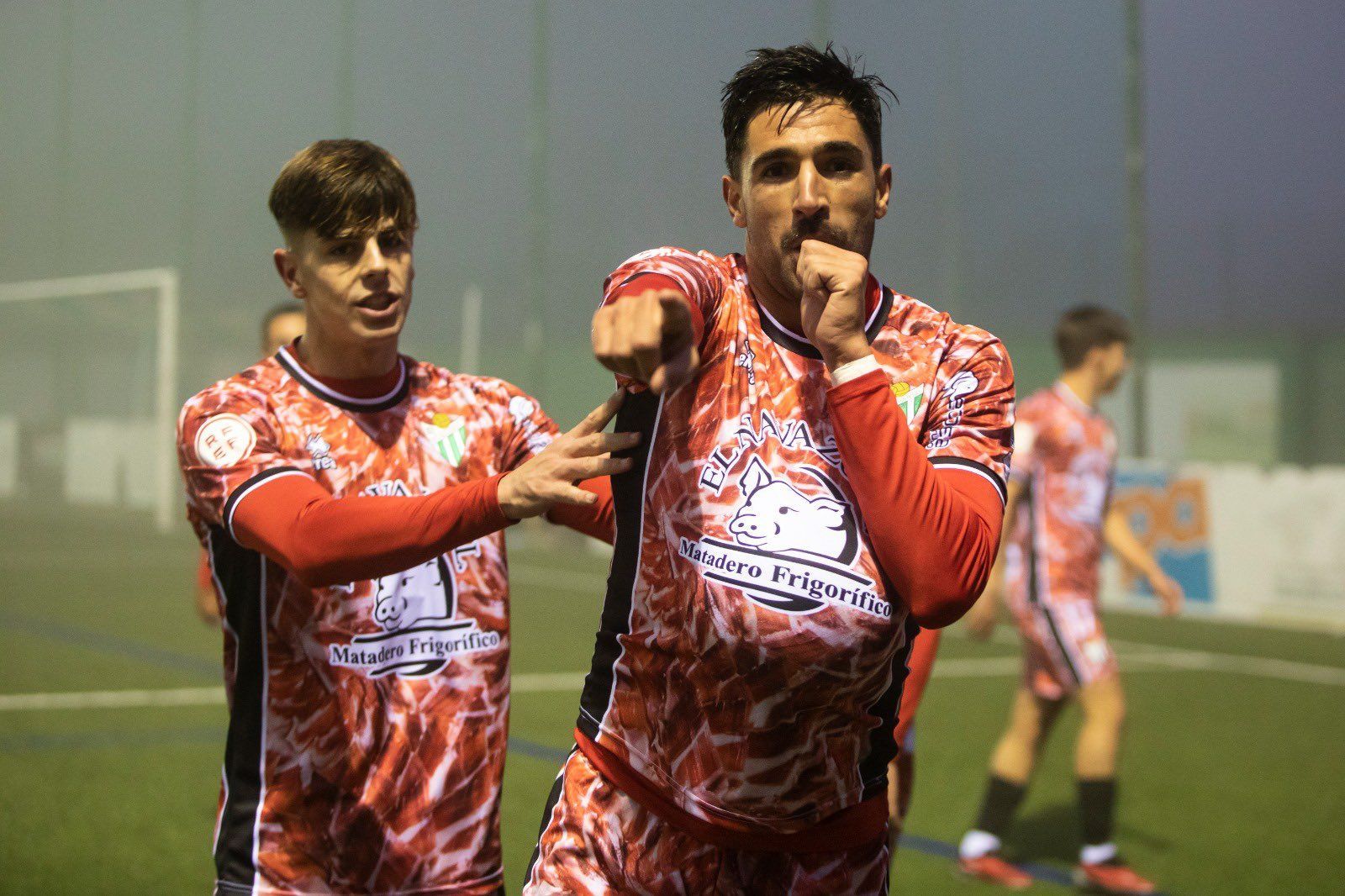 Juan Antonio celebra su gol ante la Gimnástica de Torrelavega | FOTO CD GUIJUELO