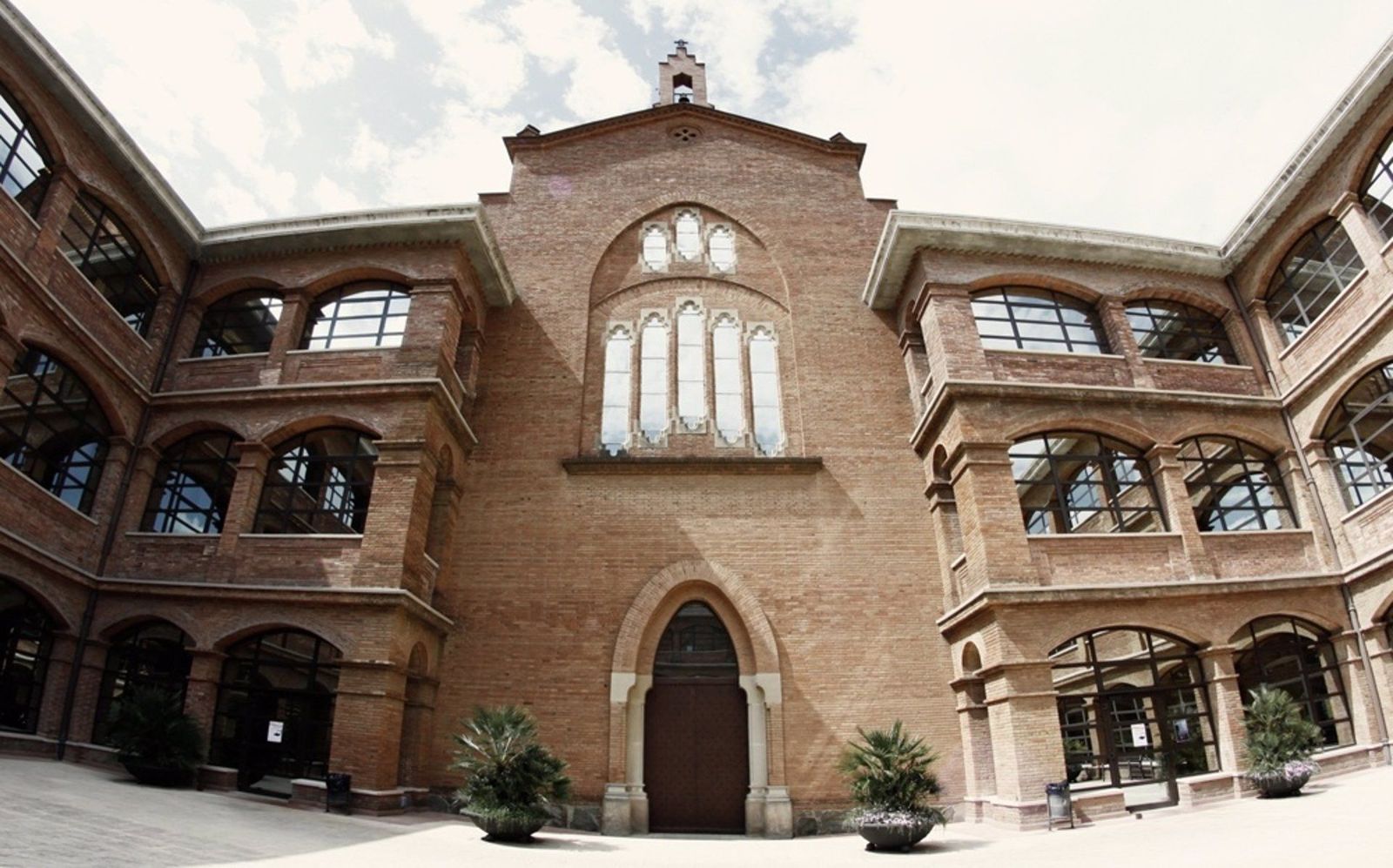 Responder en primer lugar a las preguntas cortas y sencillas es un truco muy efectivo en la prueba de Selectividad Responder en primer lugar a las preguntas cortas y sencillas es un truco muy efectivo en la prueba de Selectividad