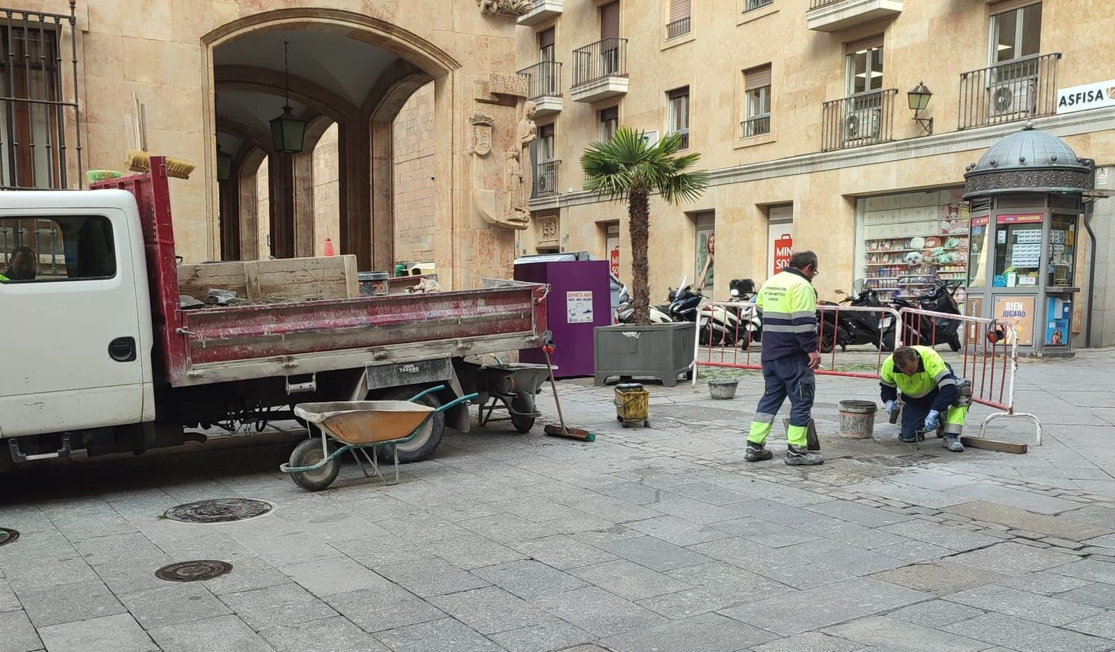 Obras en la calle de Zamora. Cortes. Archivo