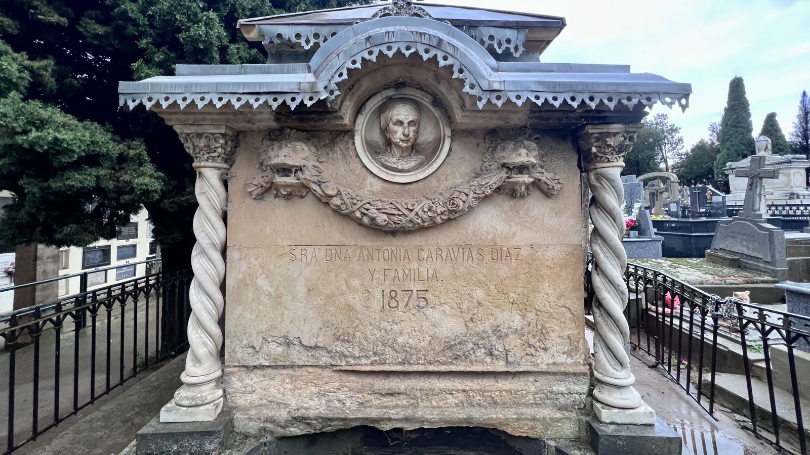 Arte funerario en el cementerio de Salamanca Arte funerario en el cementerio de Salamanca