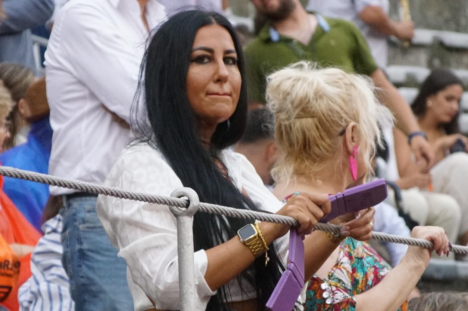 Expectación por ver los caballos de rejoneo en La Glorieta: imágenes del ambiente en los tendidos y en el patio de cuadrillas