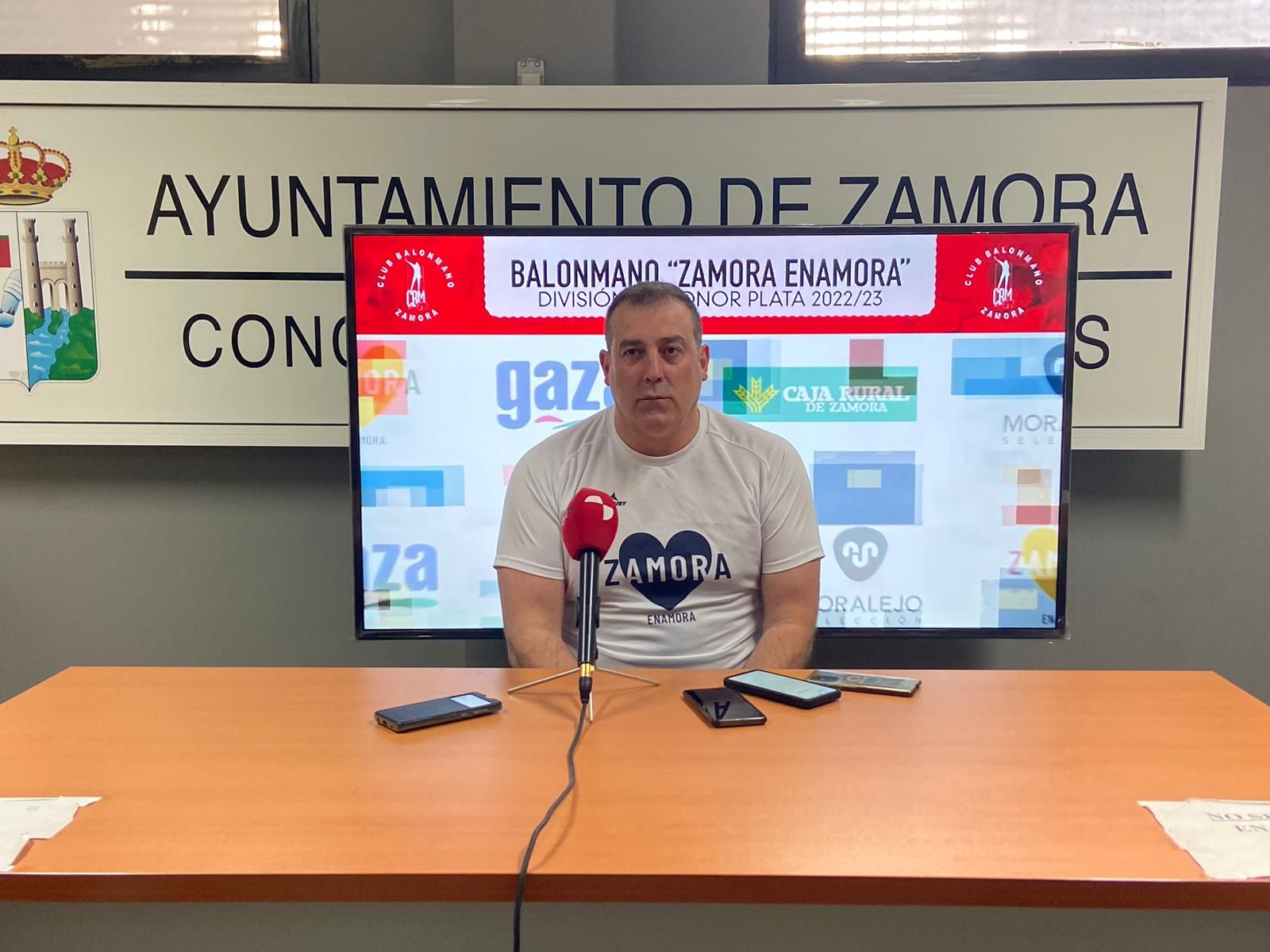 Fran González en la rueda de prensa