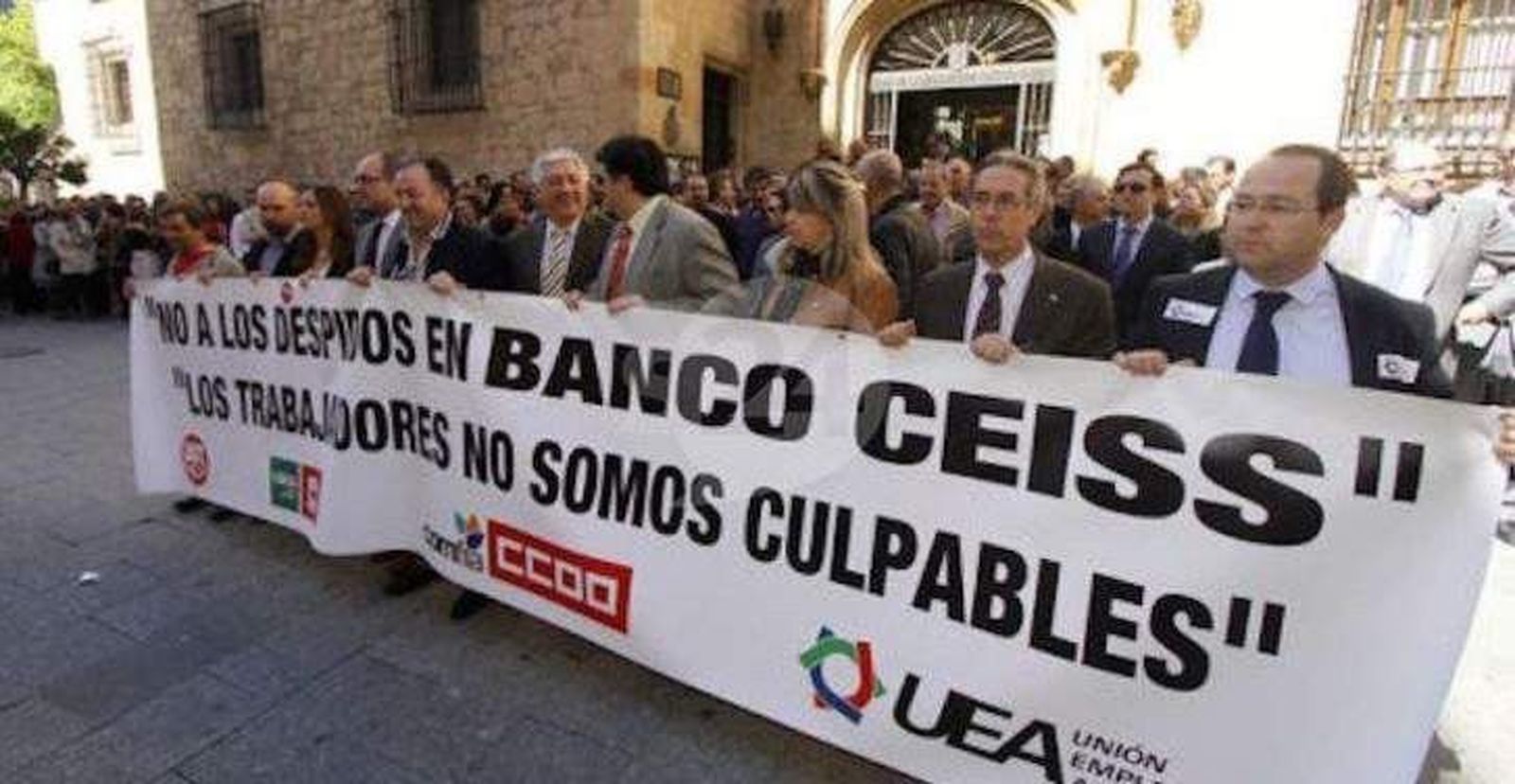 Los sindicatos de Banco EspañaDuero convocan huelga indefinida desde el día 30