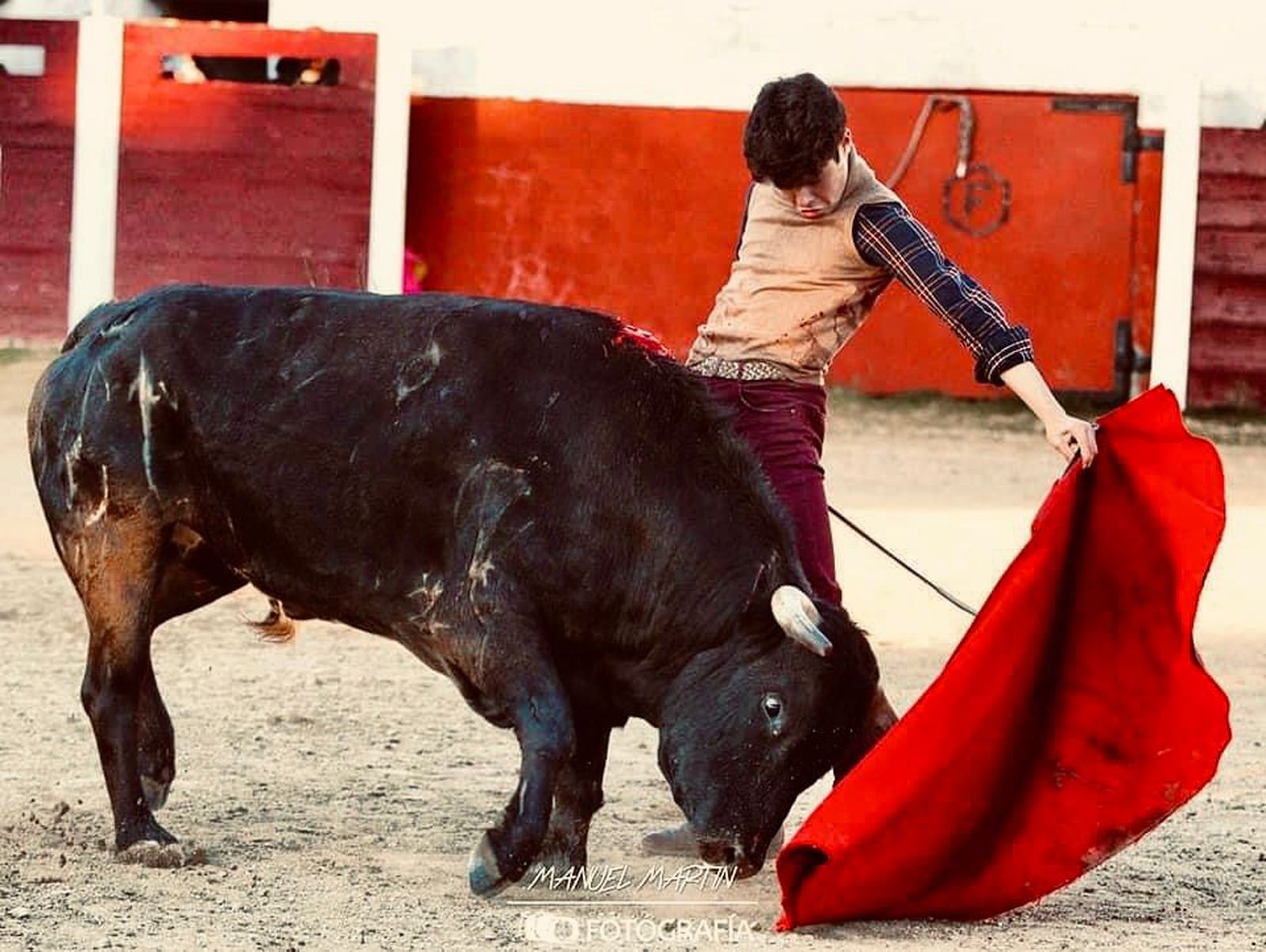 Roberto Jarocho toreando en una imagen de archivo | Menacho