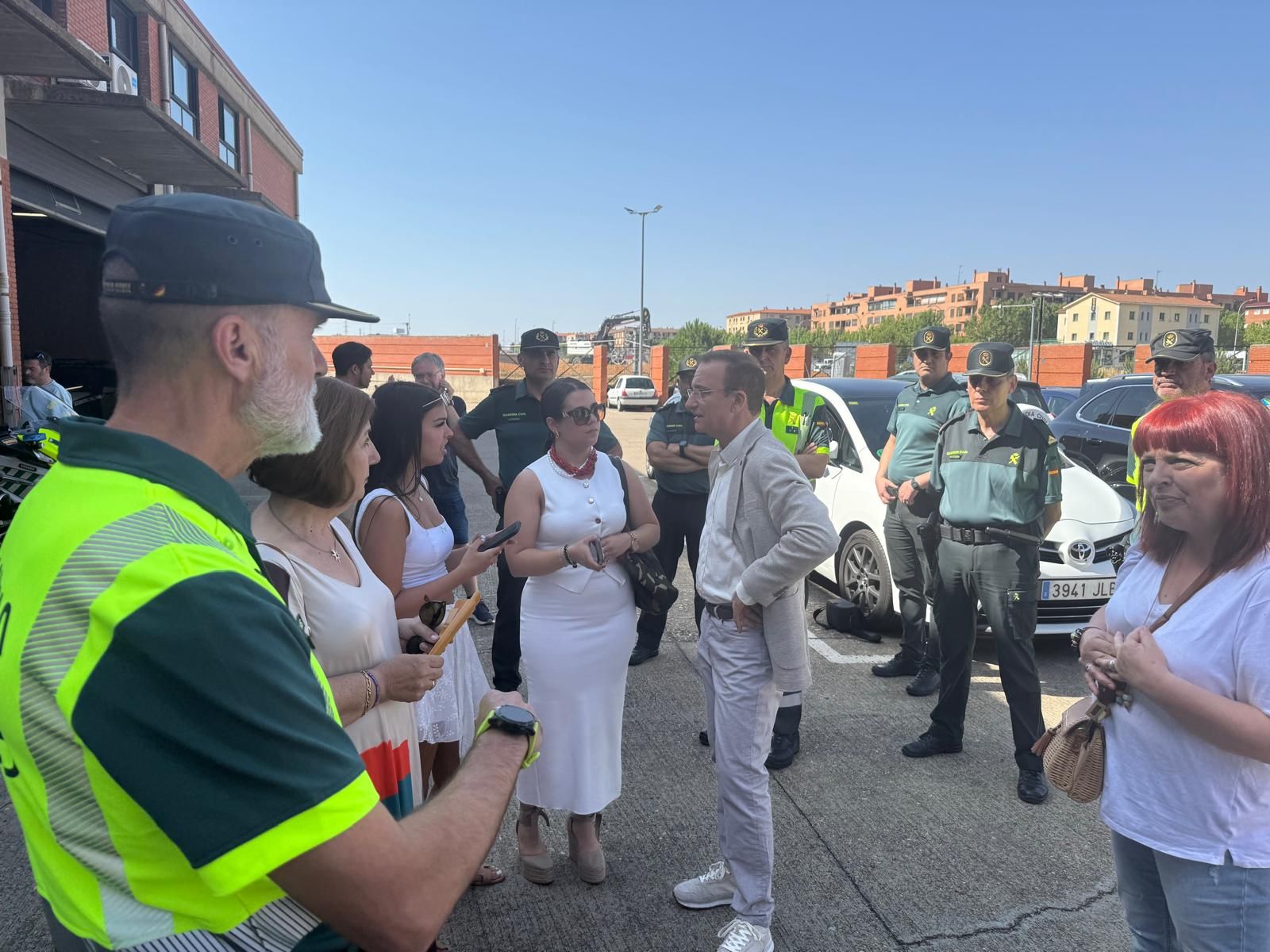 Motos camufladas y chaleco airbag, la nueva cara de la Guardia Civil de Tráfico de Salamanca