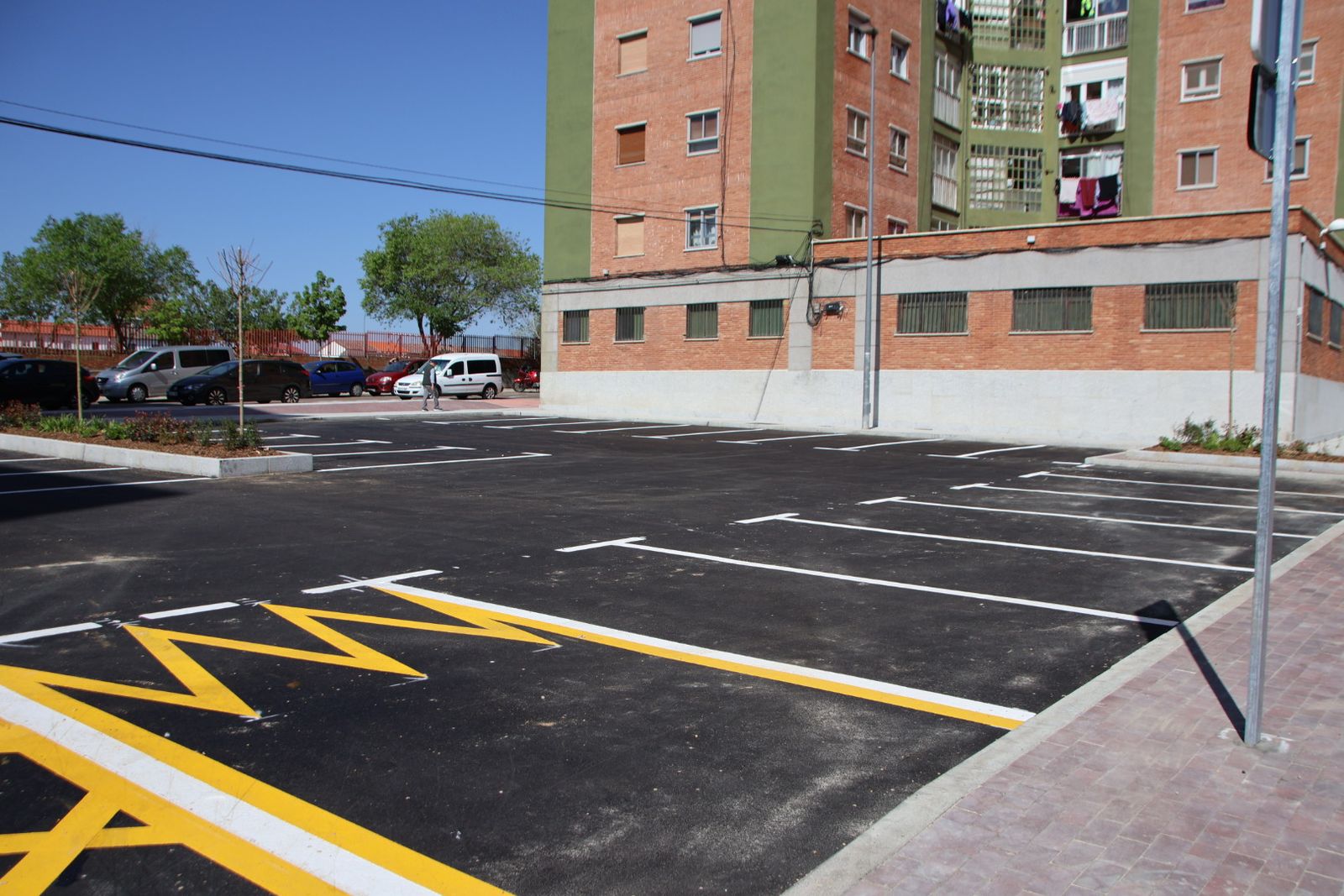 El alcalde de Salamanca, Carlos García Carbayo, visita las obras de urbanización de la plaza de Santa Cecilia del barrio de San José
