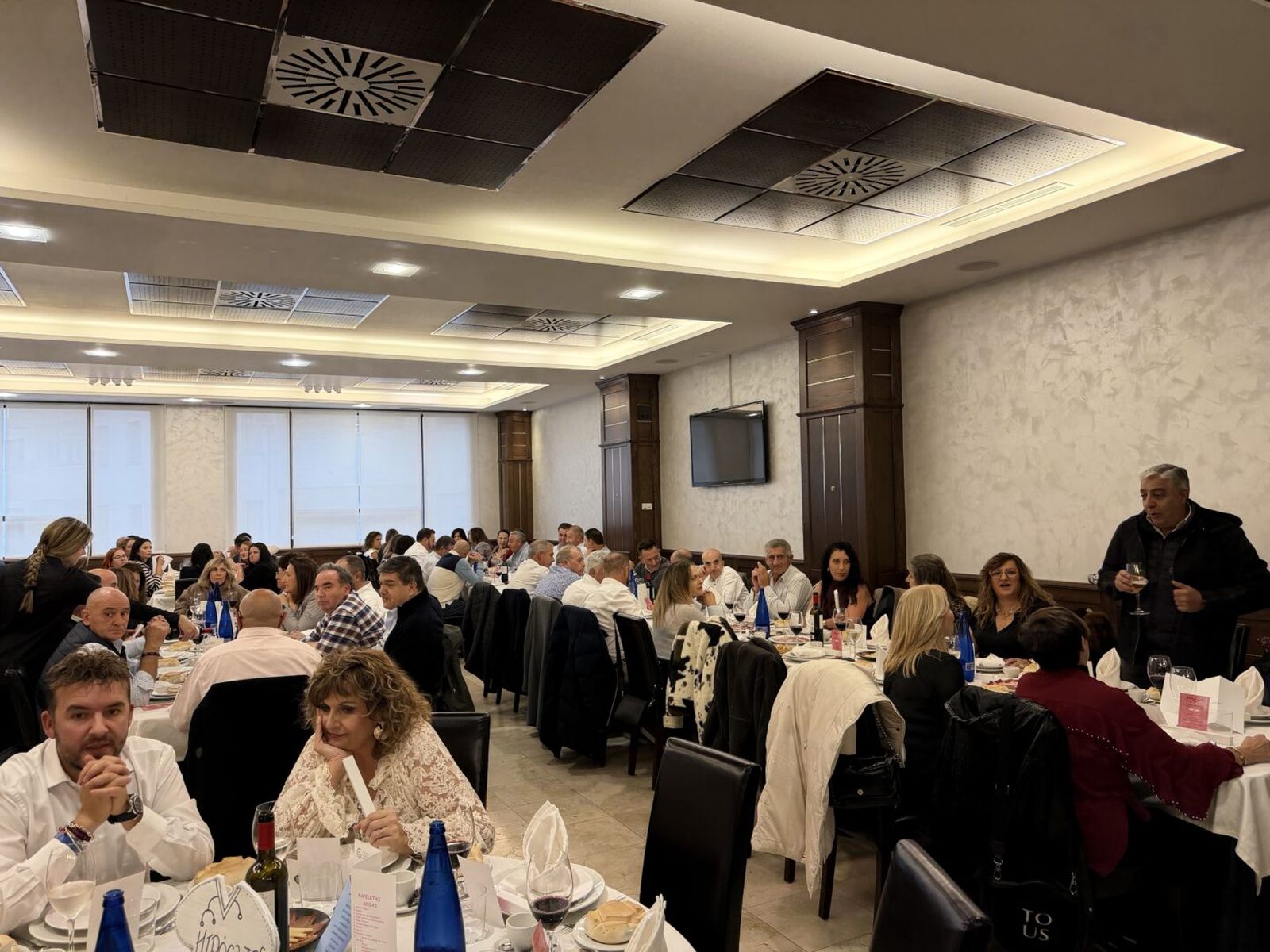 Guijuelo se vuelca con la AECC: lleno total en la comida solidaria a beneficio de la investigación contra el cáncer