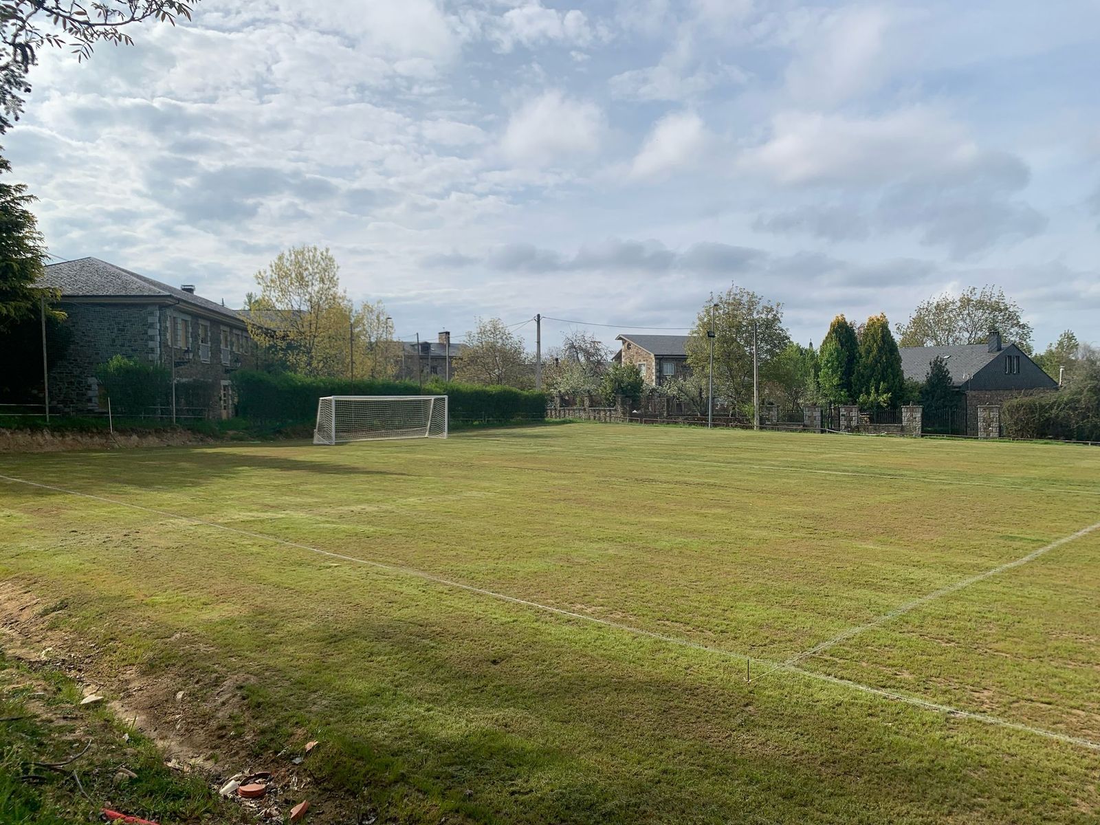 Campo de futbol robleda