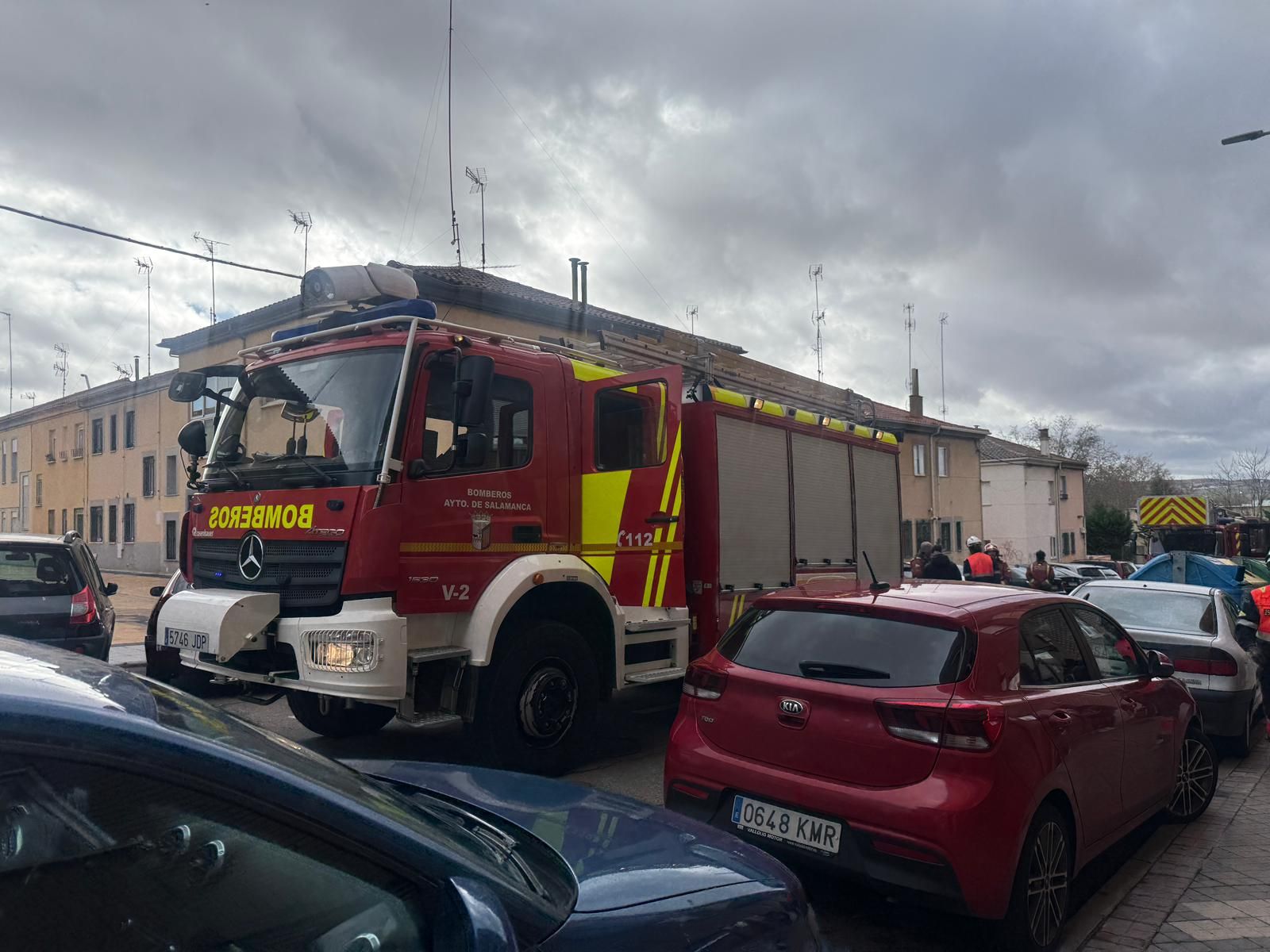 Amplio despliegue de los servicios de emergencia tras la intoxicación de una mujer en la calle Volta