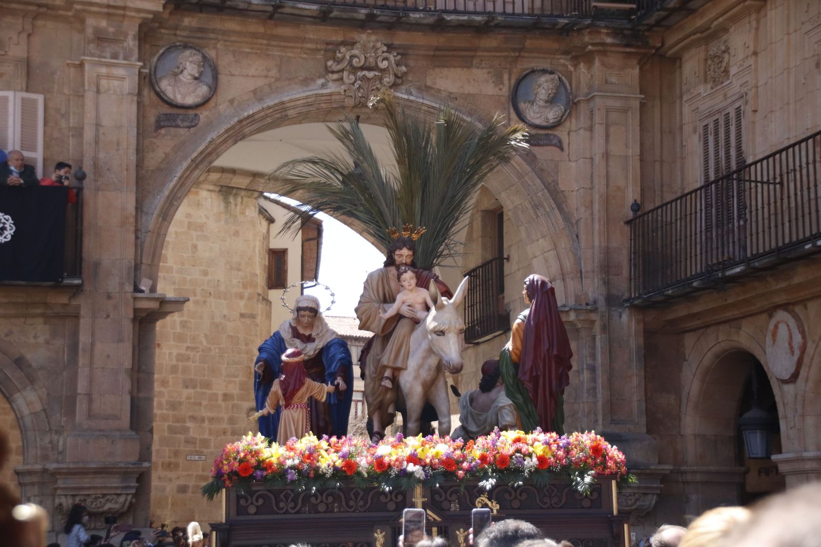 La Borriquilla inicia las procesiones de este Domingo de Ramos donde los niños han sido los protagonistas