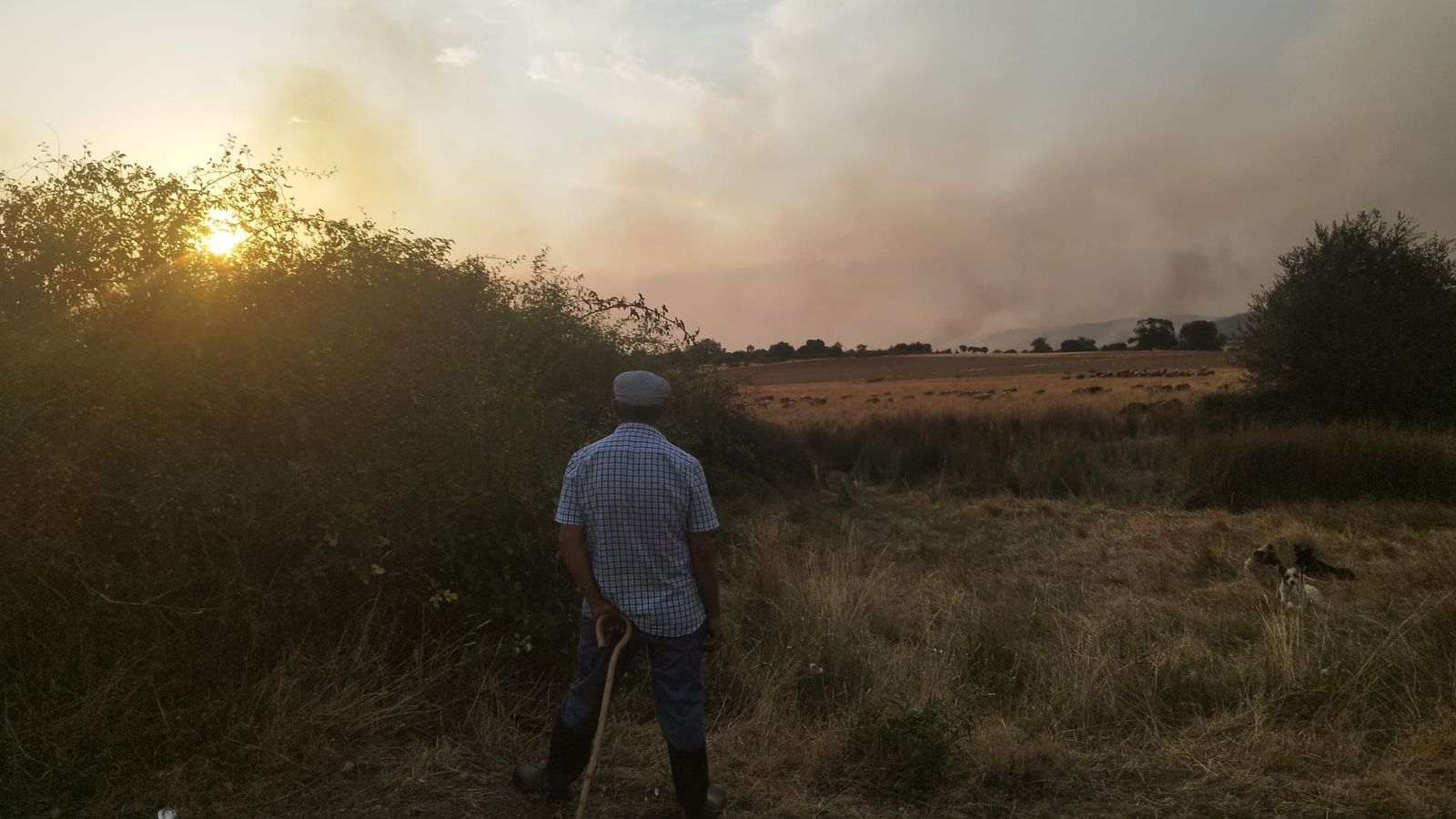 Los vecinos de Senández siguen a la espera de la orden oficial de desalojo