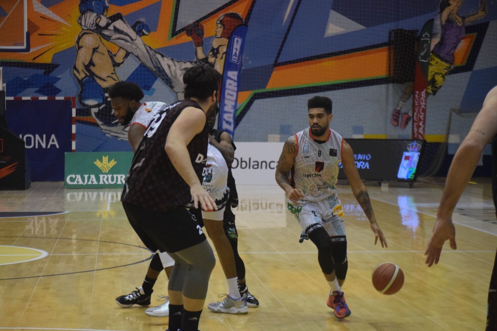 Bobby Harris con la posesión