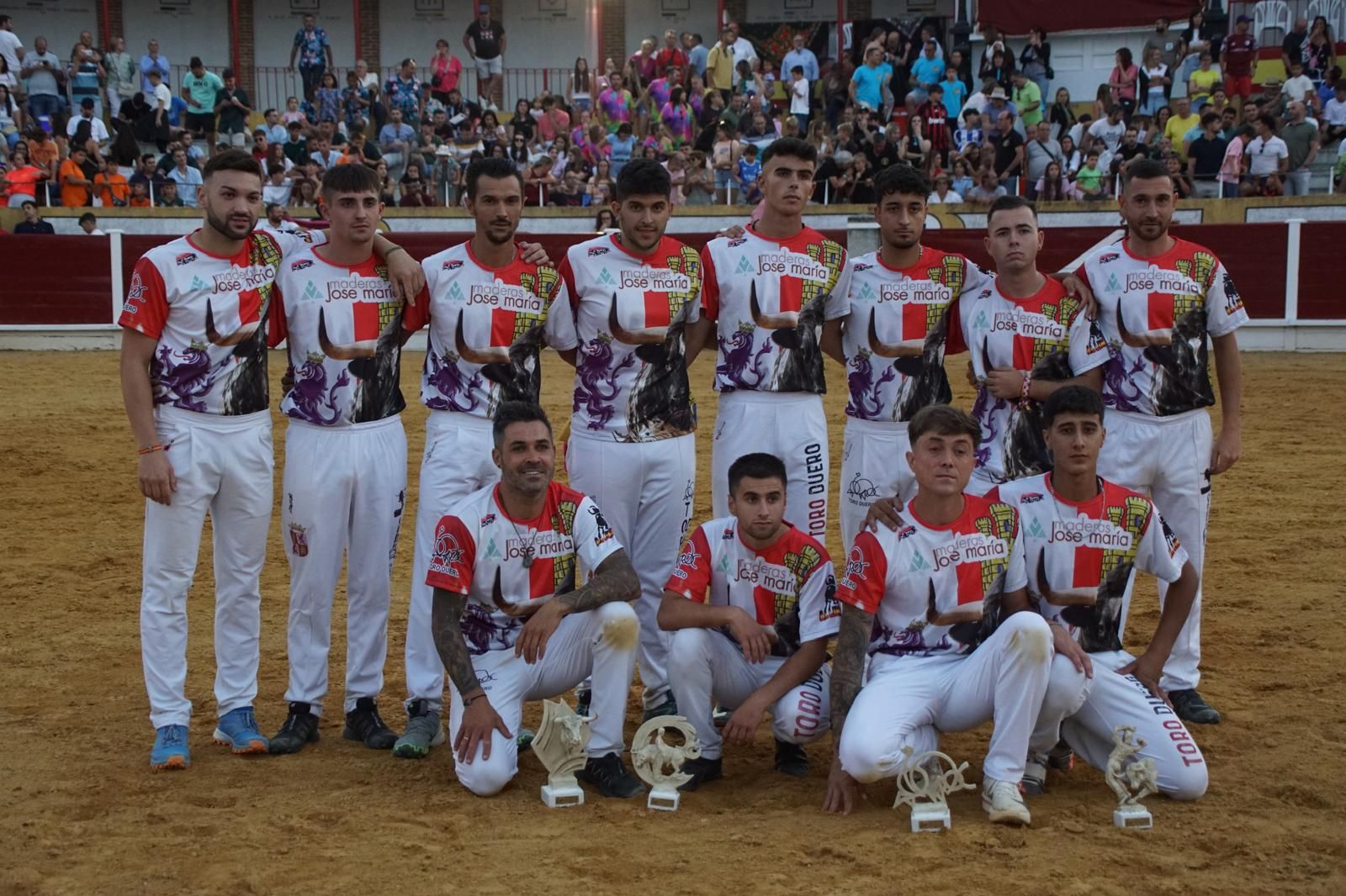 Gran ambiente en los cortes y la suelta de vaquillas de Peñaranda