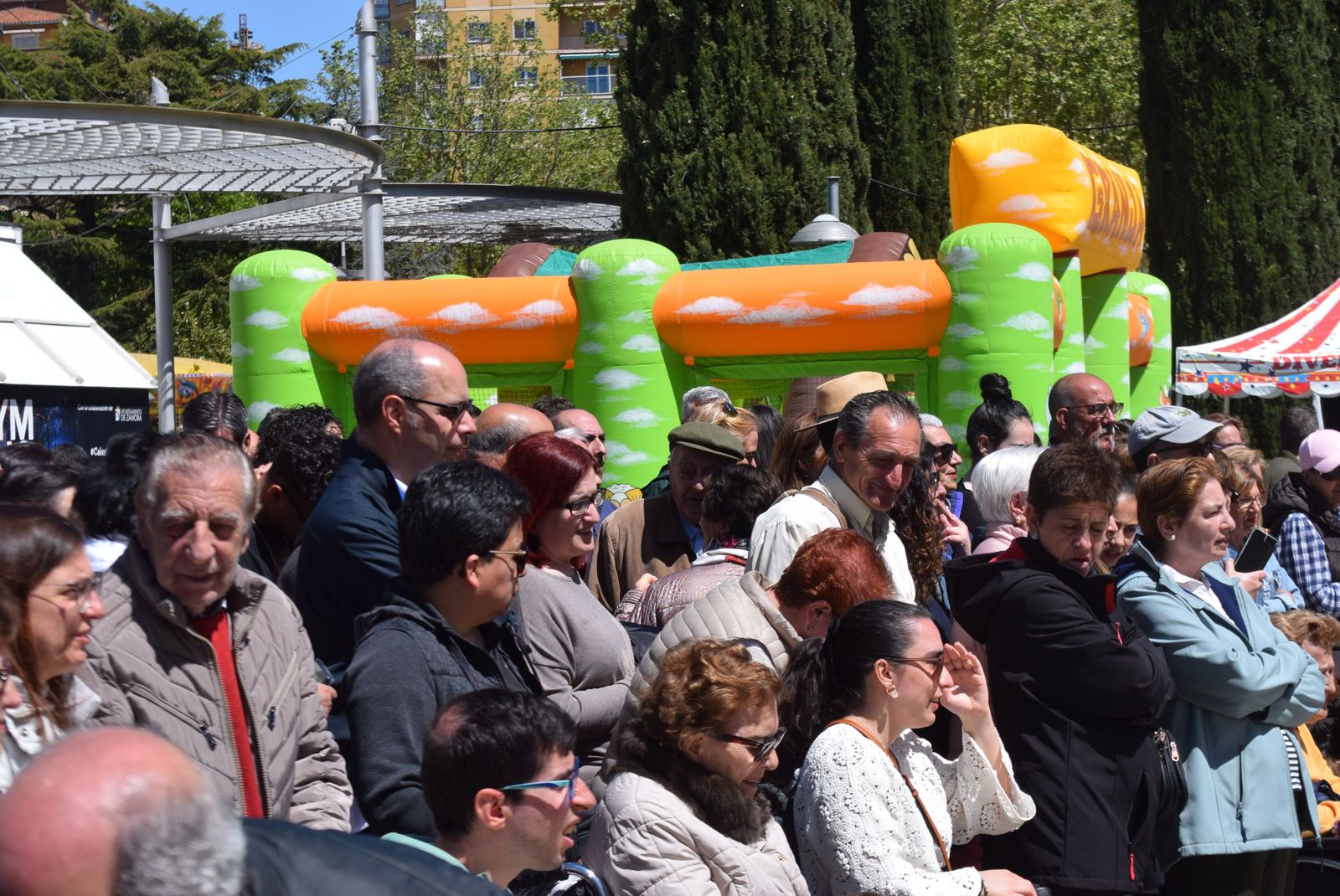 actuacion-dona-urraca-en-la-marina-27