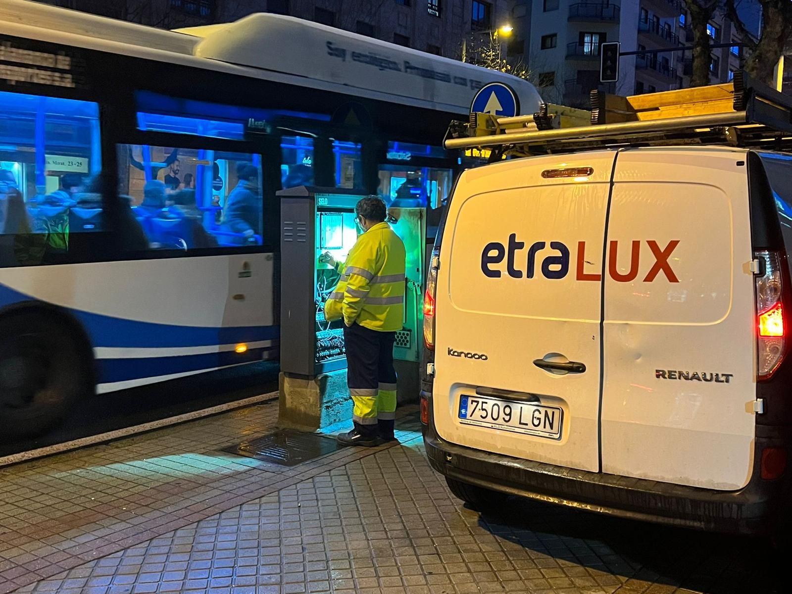 GALERÍA | Apagón semáforos en avenida de Mirat