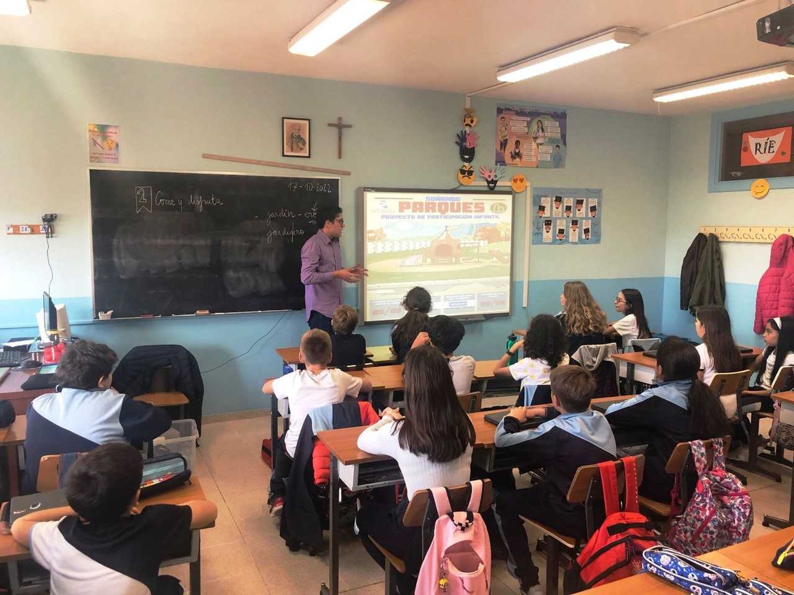 Alumnos en un aula.archivo