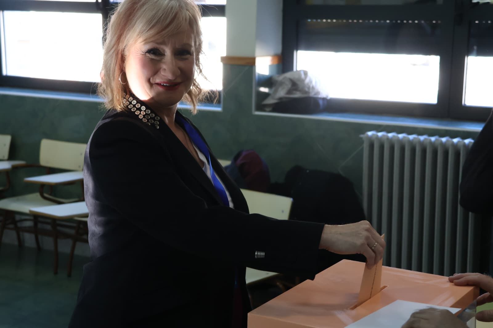 Leticia García vota este 15 de marzo