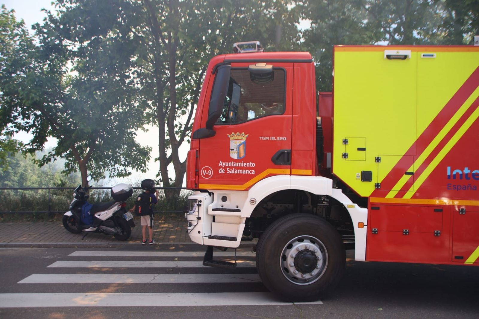 Incendio de pasto en los entornos de la avenida de La Aldehuela