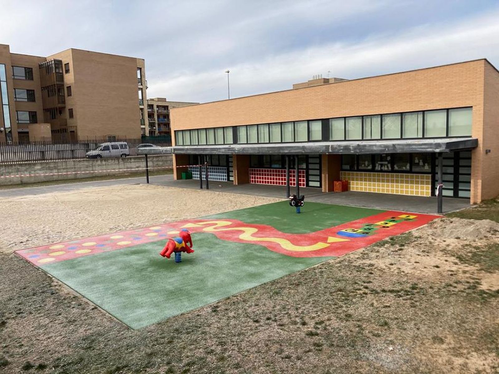 Nuevo patio del colegio La Ladera de Carbajosa
