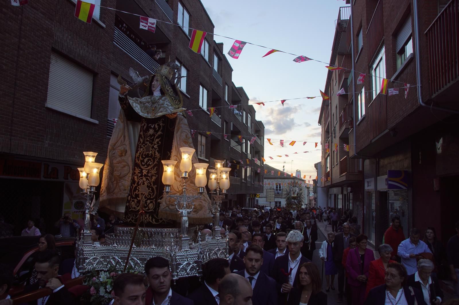 Procesión de Santa Teresa en Alba 2025 (33).jpeg