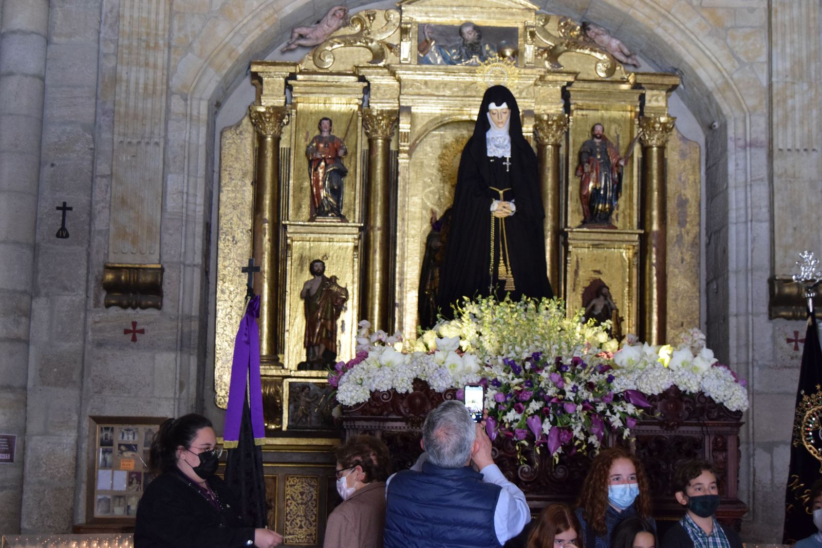 velo-de-luto-para-la-soledad-en-san-juan-11