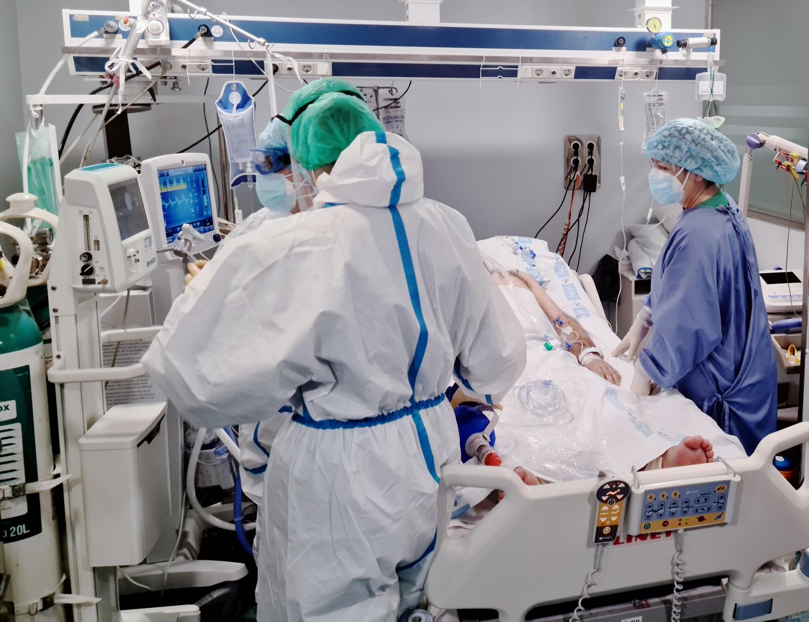 UCI del Complejo Hospitalario de Salamanca. Hospital Salamanca / ICAL. Foto de archivo.