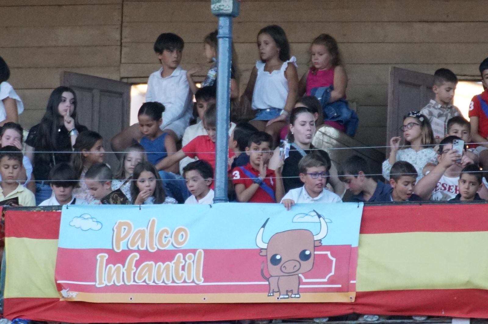 Así ha vivido la afición de La Glorieta el primer cartel de figuras de la feria: imágenes del ambiente en los tendidos y en el patio de cuadrillas